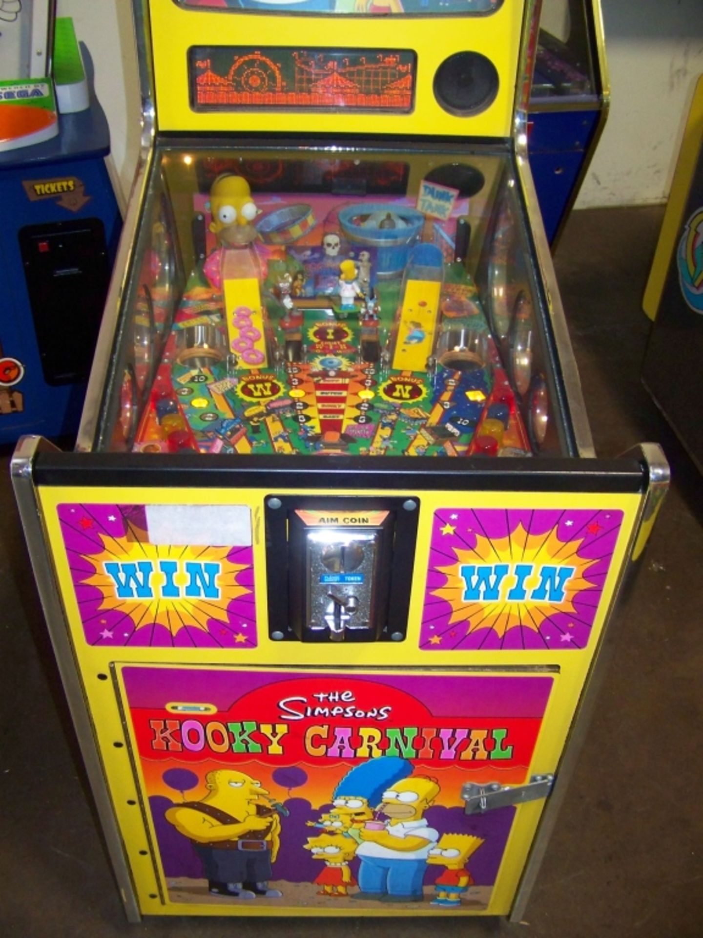THE SIMPSONS KOOKY CARNIVAL TICKET REDEMPTION GAME - Image 4 of 5