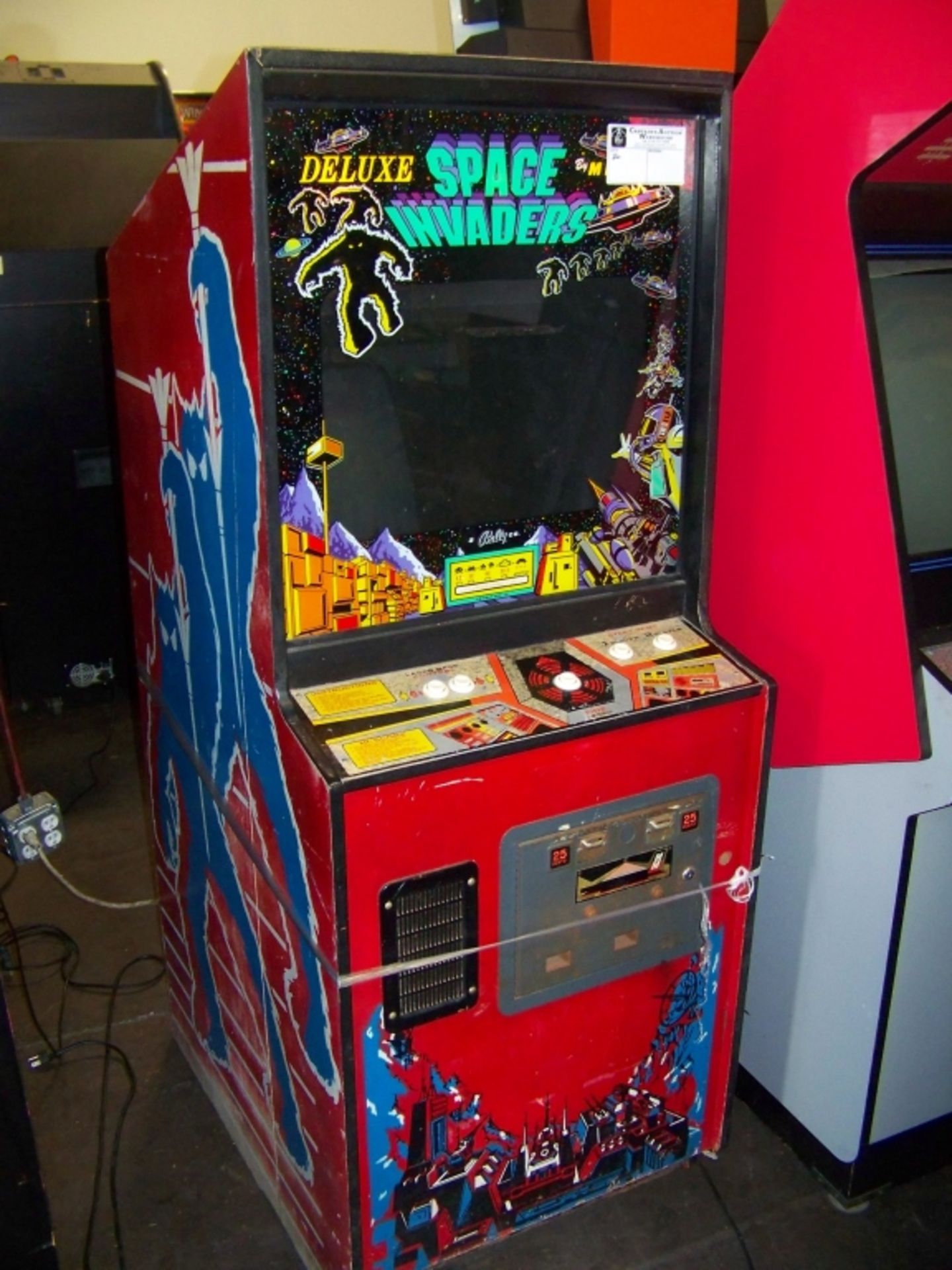 SPACE INVADERS DELUXE UPRIGHT ARCADE GAME BALLY - Image 2 of 2
