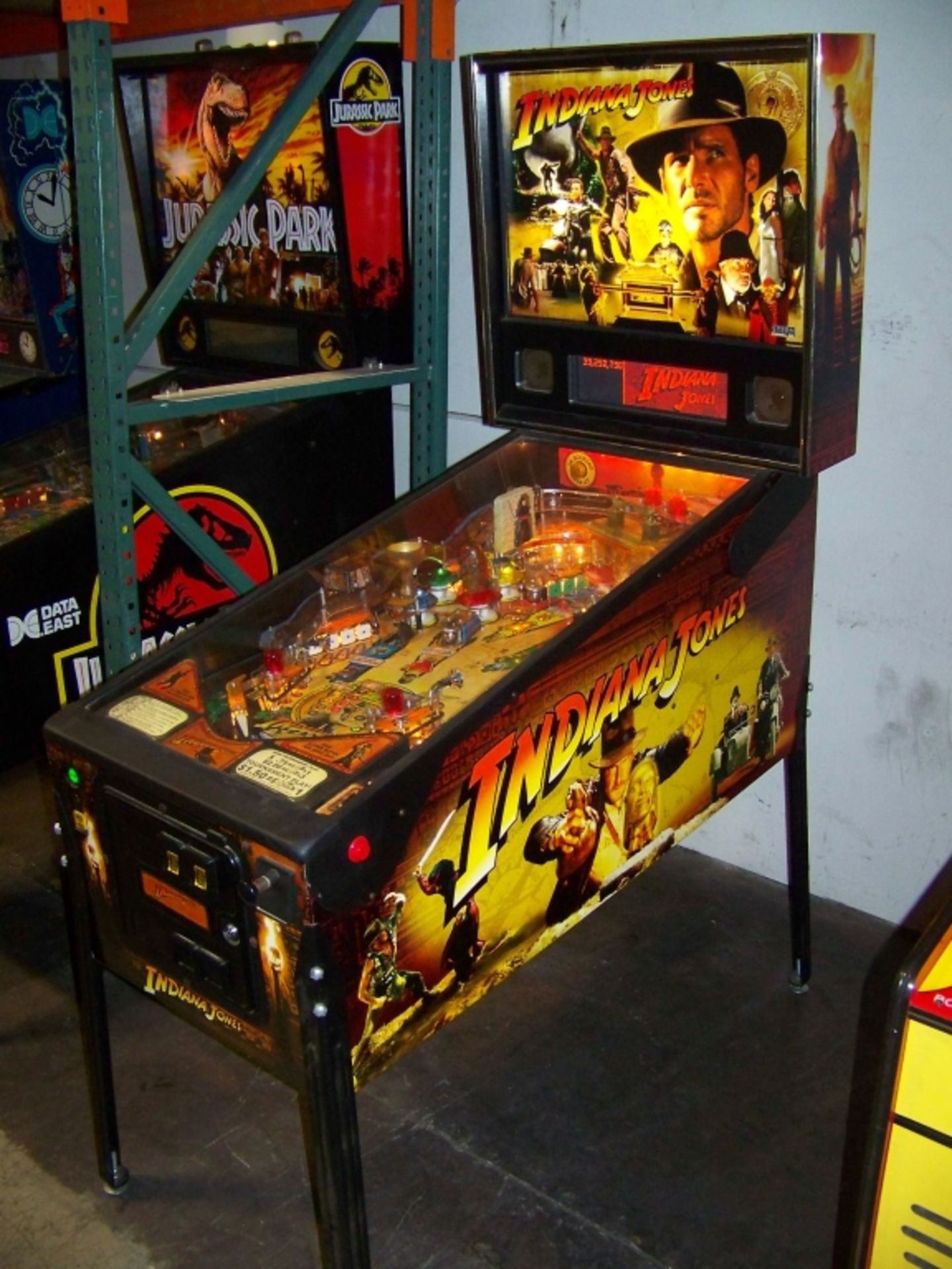 INDIANA JONES PINBALL MACHINE STERN INC.