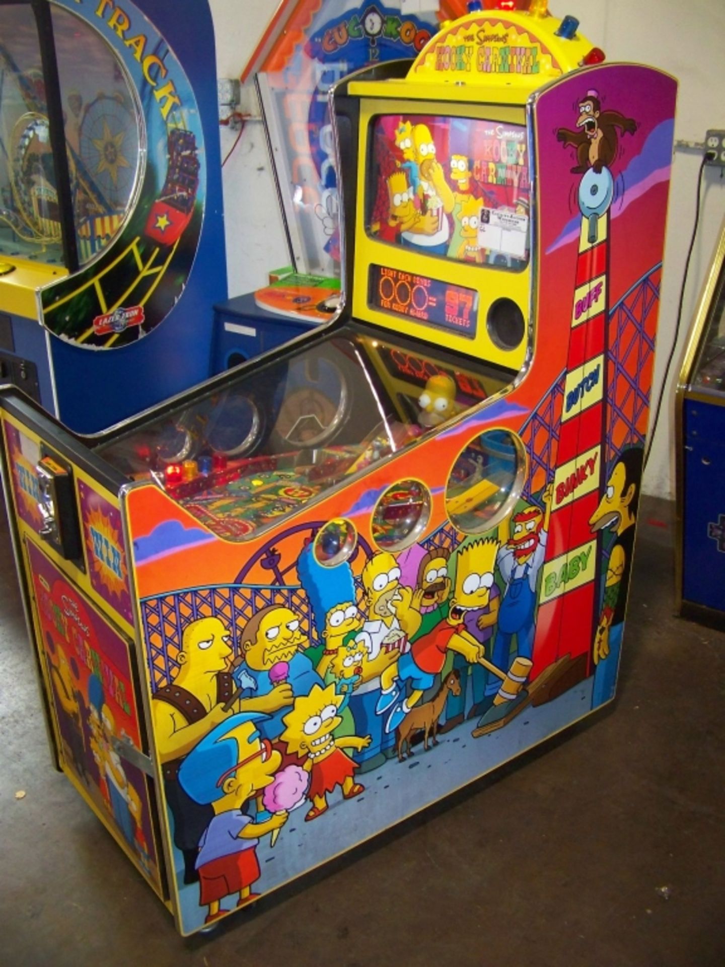 THE SIMPSONS KOOKY CARNIVAL TICKET REDEMPTION GAME - Image 5 of 5