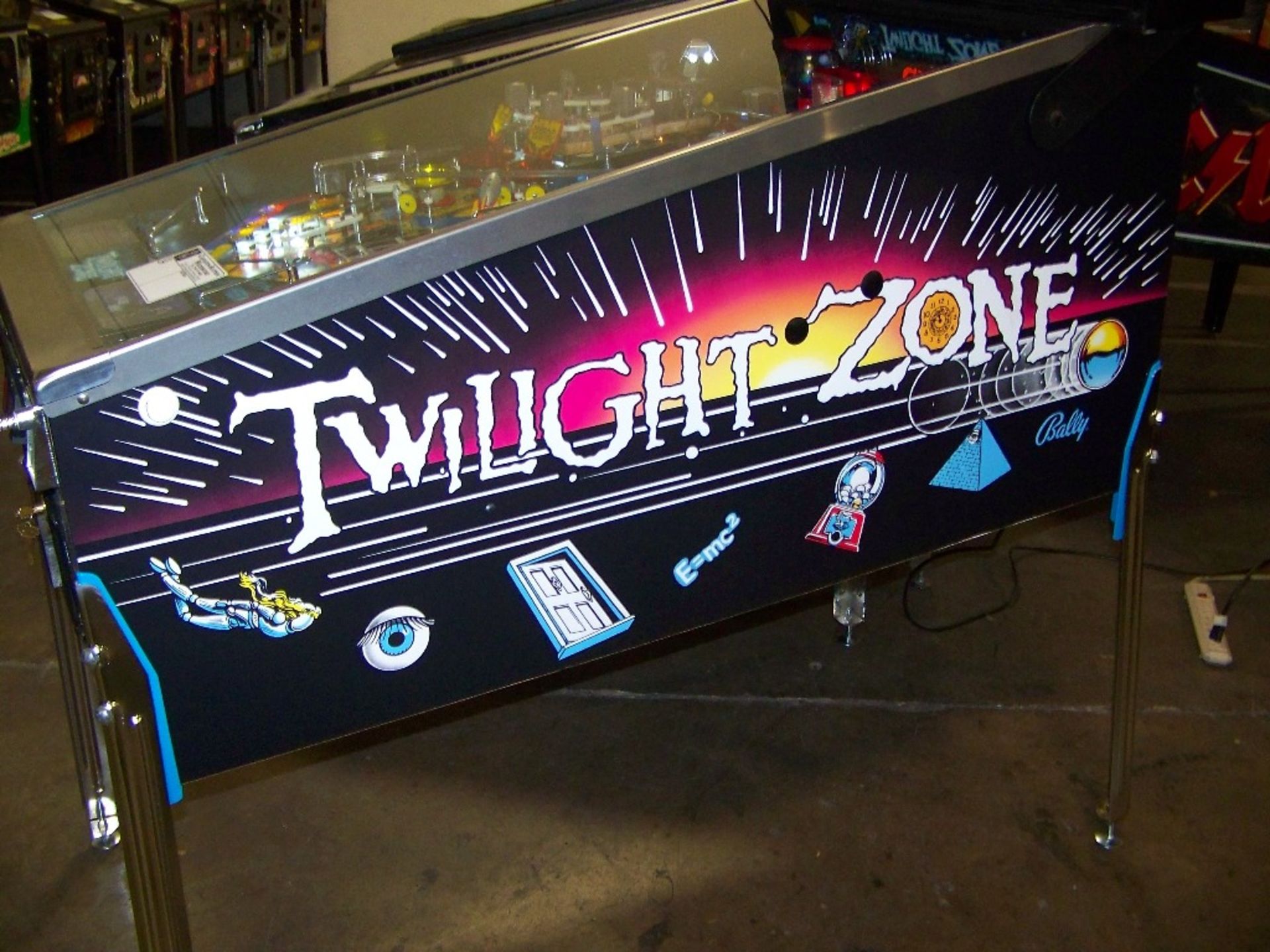 TWILIGHT ZONE PINBALL MACHINE RESTORED L@@K! - Image 4 of 19