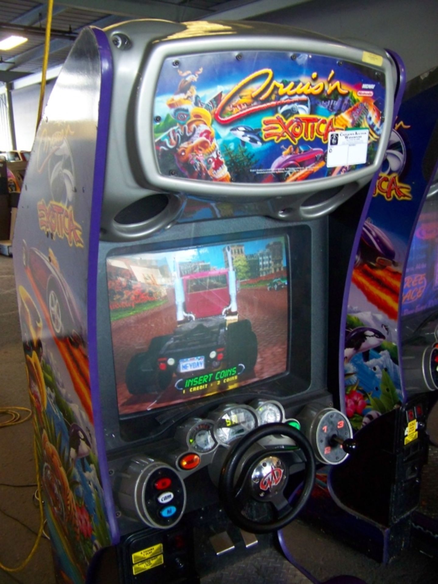 CRUISIN EXOTICA DEDICATED DRIVER ARCADE GAME - Image 4 of 4