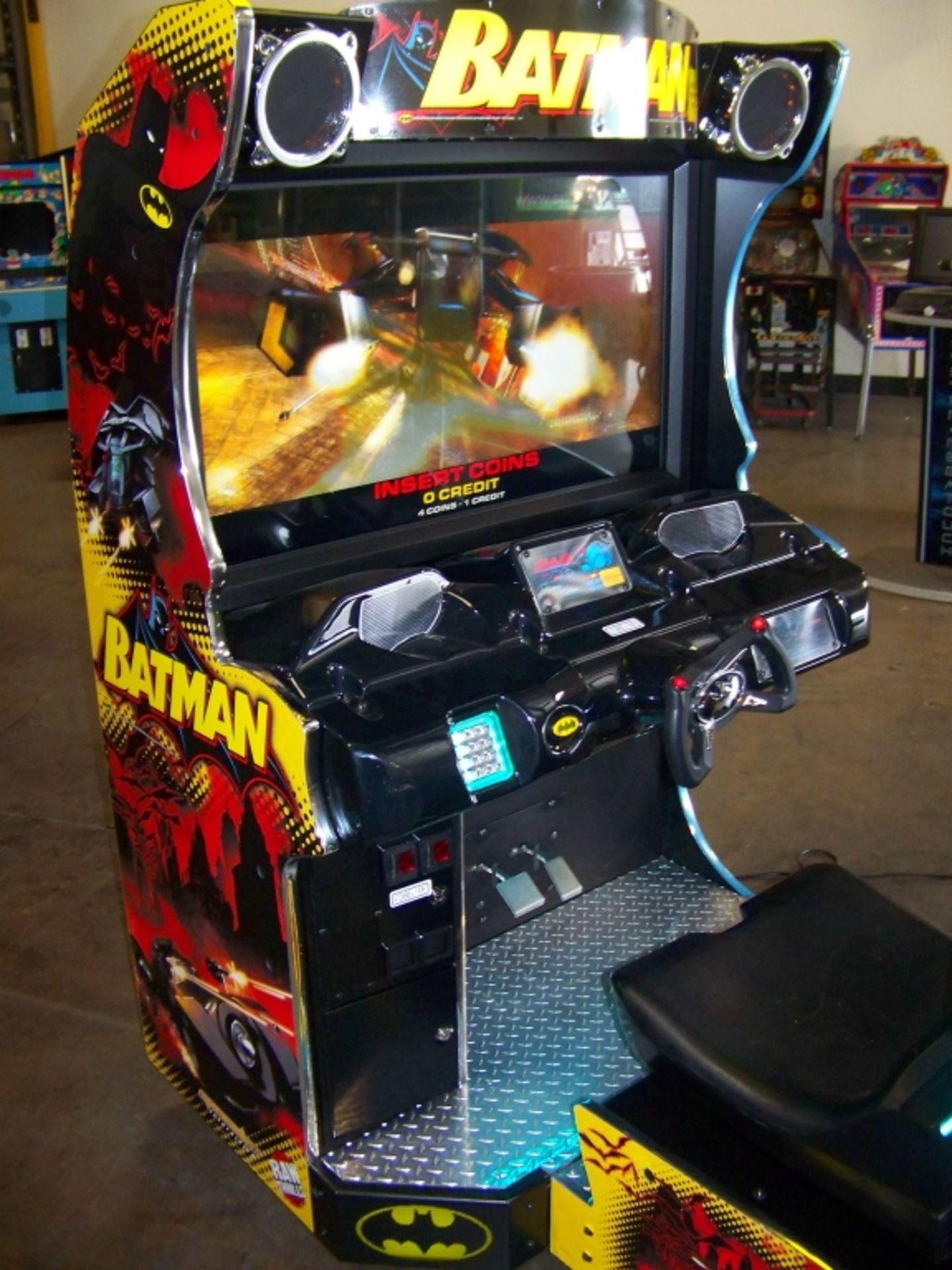 BATMAN SITDOWN DRIVER ARCADE GAME RAW THRILLS - Image 11 of 11