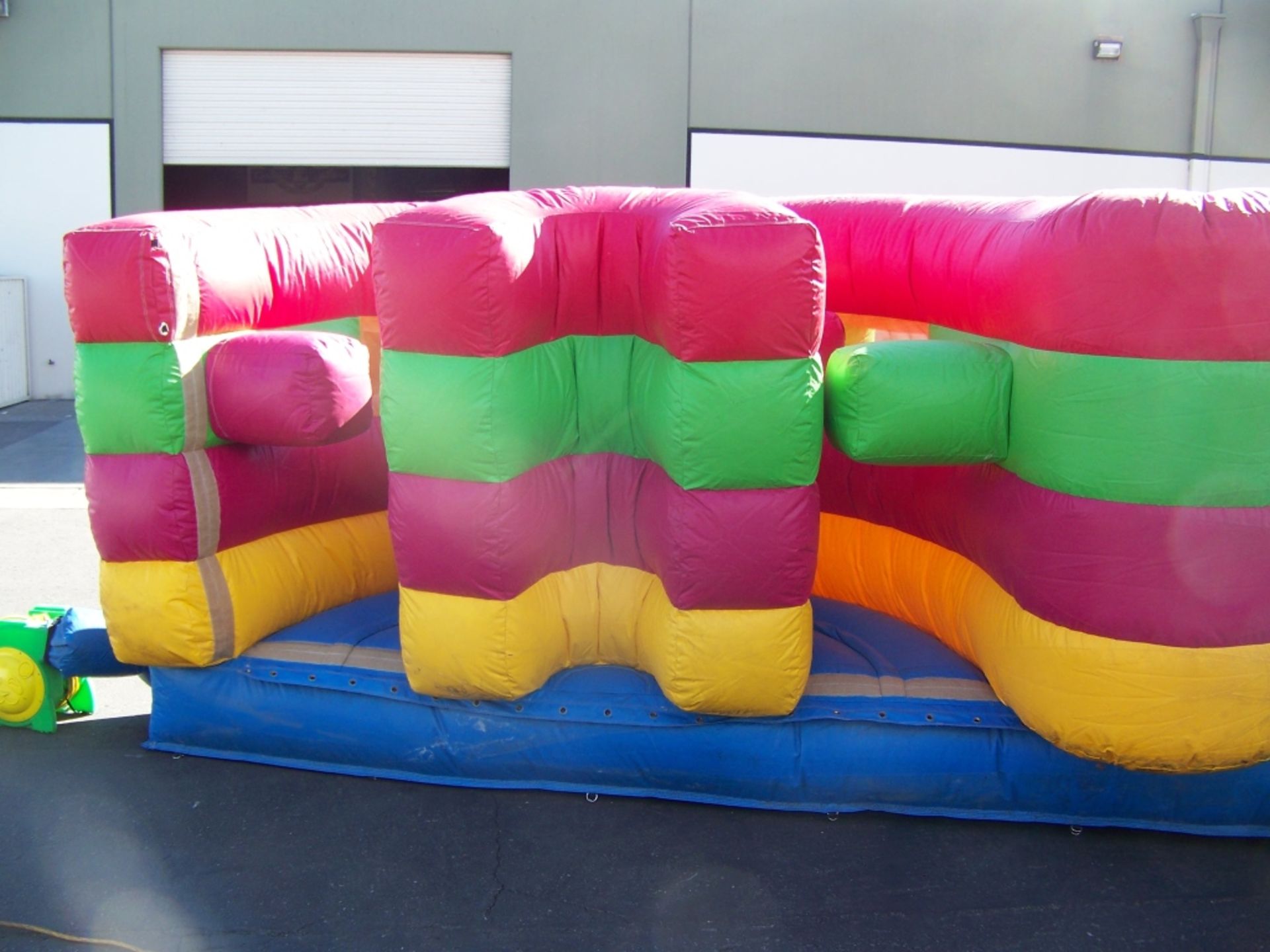 ADRENALINE MAZE INFLATABLE BOUNCE HOUSE - Image 10 of 12