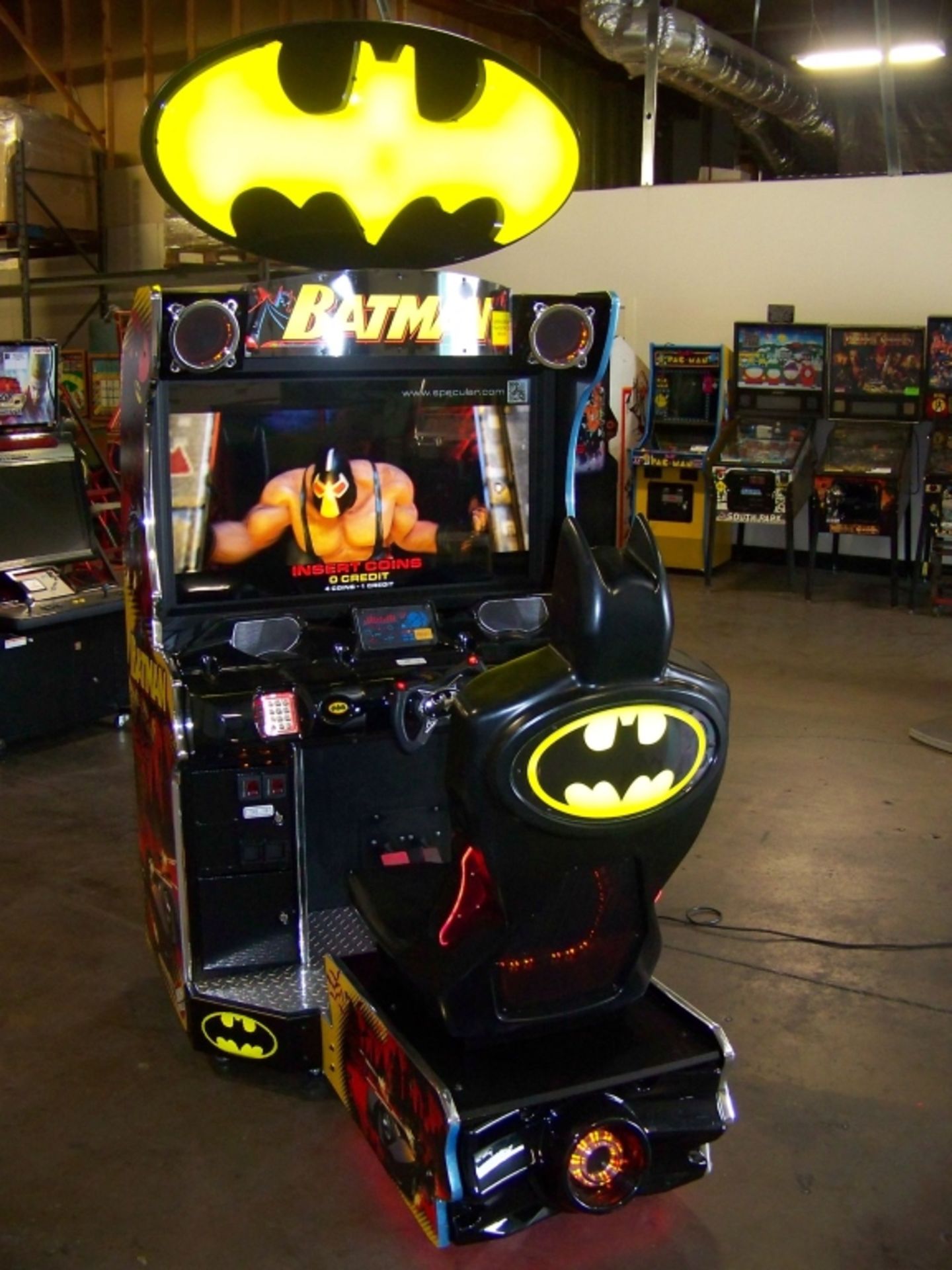 BATMAN SITDOWN DRIVER ARCADE GAME RAW THRILLS - Image 5 of 11