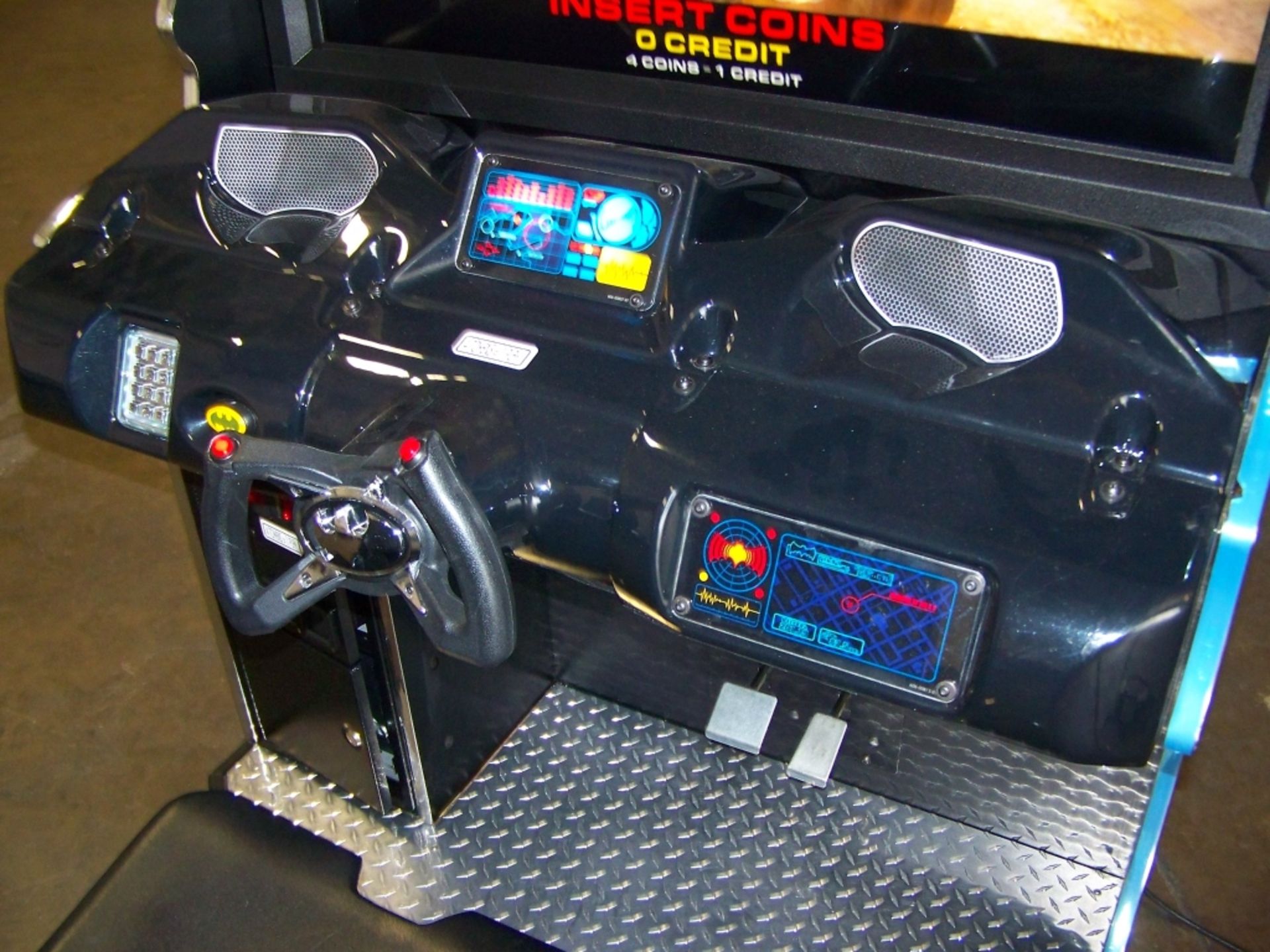 BATMAN SITDOWN DRIVER ARCADE GAME RAW THRILLS - Image 10 of 11