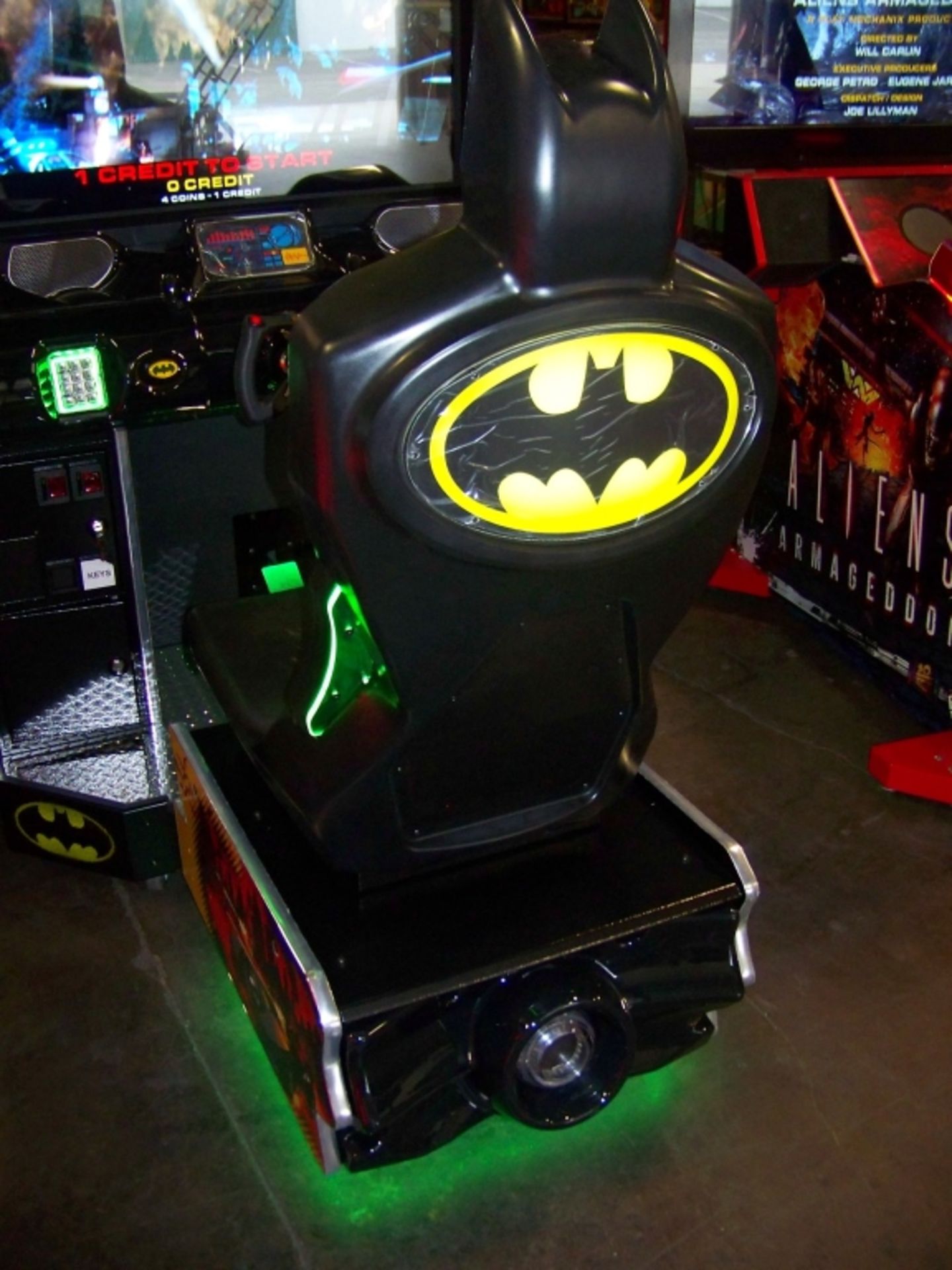 BATMAN SITDOWN ARCADE GAME BRAND NEW! RAW THRILLS - Image 5 of 5