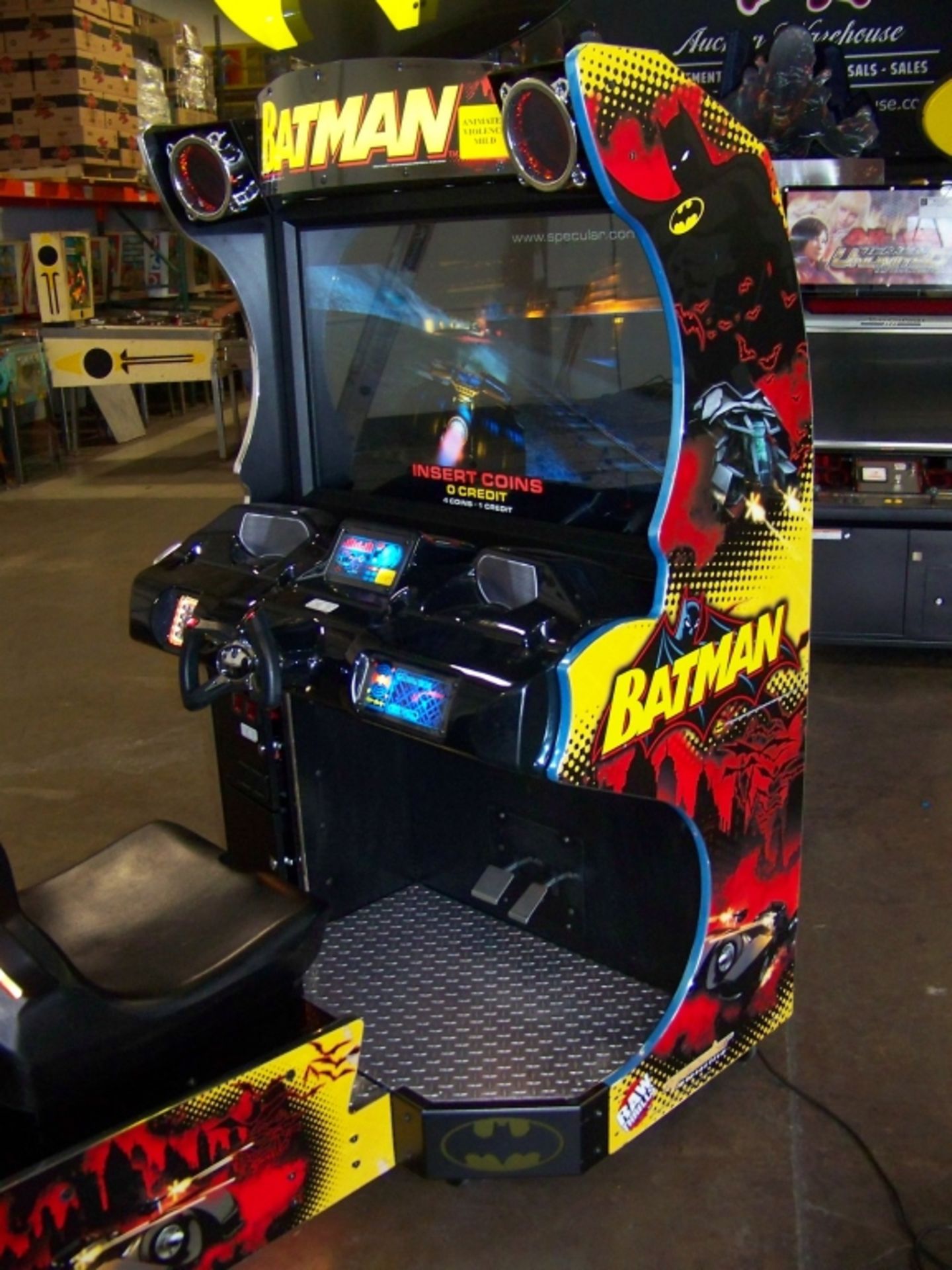 BATMAN SITDOWN DRIVER ARCADE GAME RAW THRILLS - Image 9 of 11