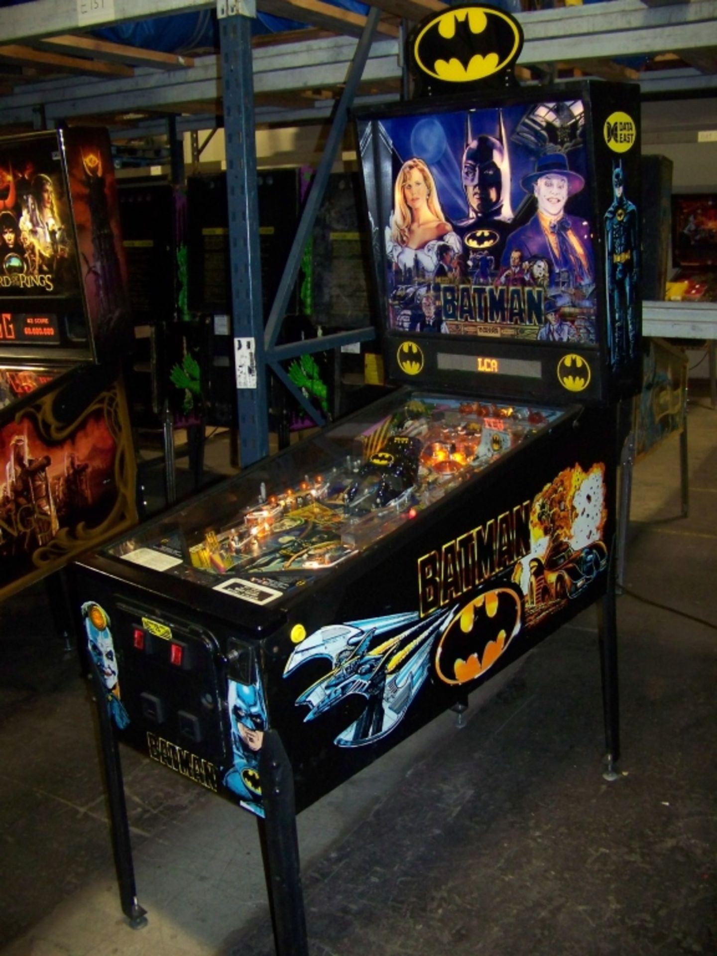 BATMAN PINBALL MACHINE W / TOPPER1991 DATA EAST - Image 2 of 13