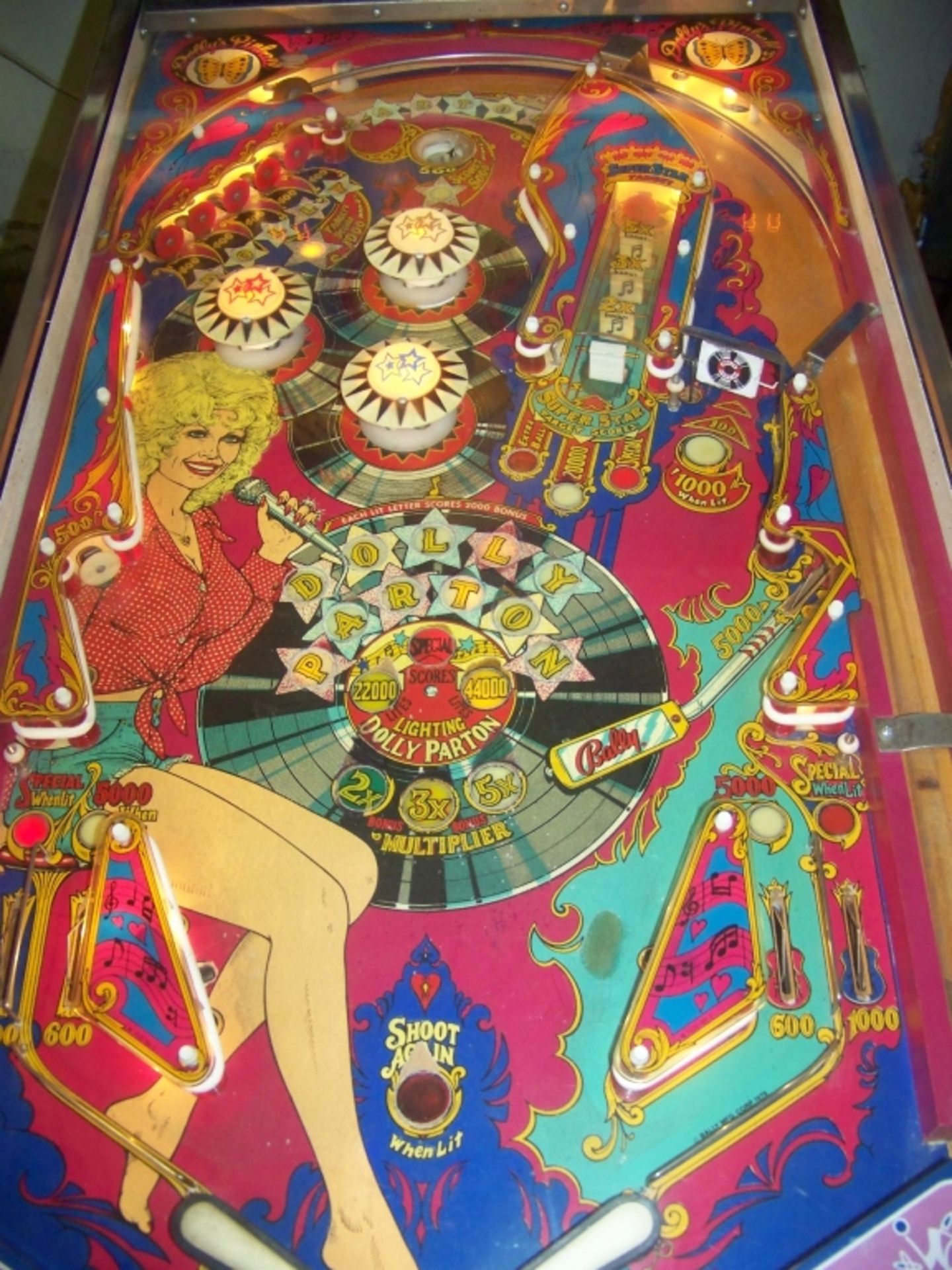 DOLLY PARTON PINBALL MACHINE 1979 BALLY CLASSIC - Image 4 of 10