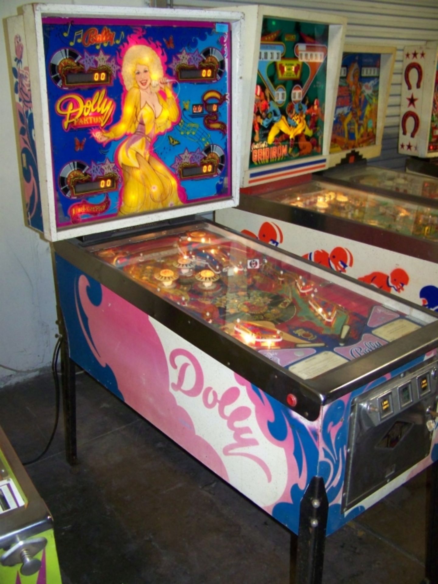 DOLLY PARTON PINBALL MACHINE 1979 BALLY CLASSIC