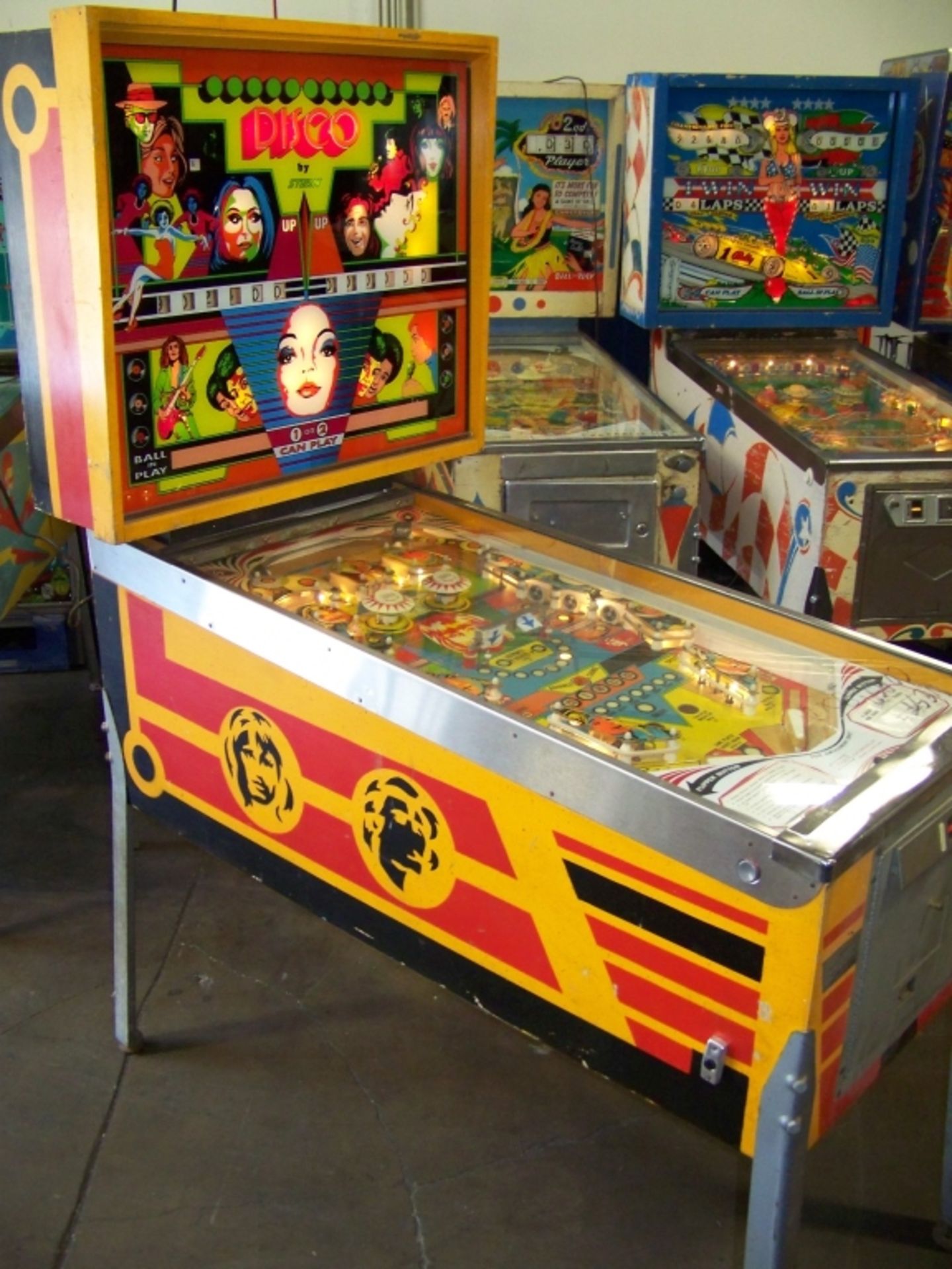 DISCO PINBALL MACHINE 1977 STERN