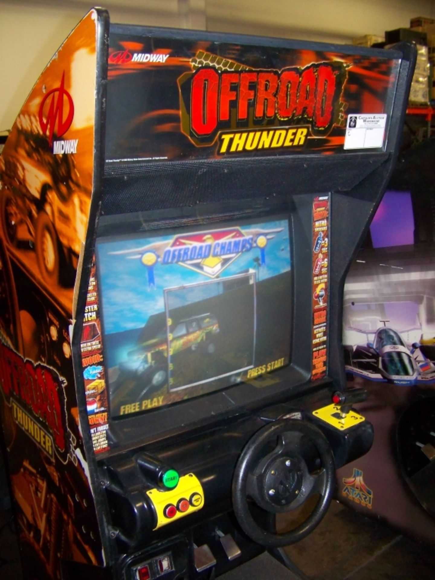 OFFROAD THUNDER RACING ARCADE GAME MIDWAY - Image 2 of 4