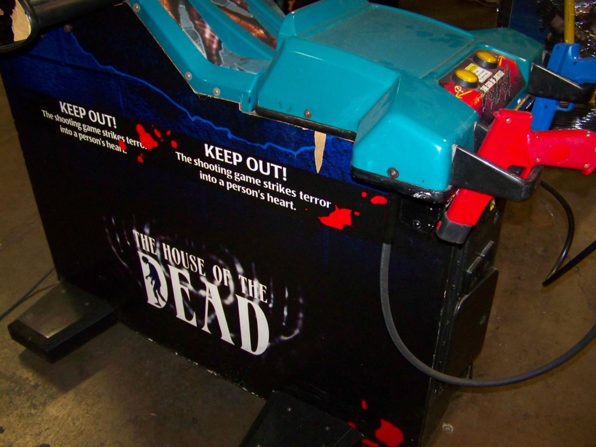 HOUSE OF THE DEAD ZOMBIE SHOOTER ARCADE GAME - Image 2 of 7