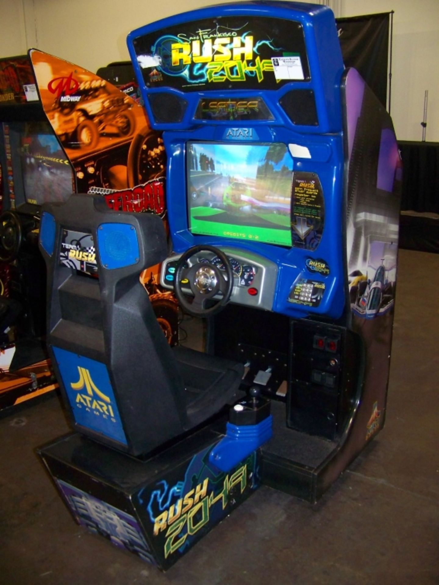 RUSH 2049 SITDOWN RACING ARCADE GAME - Image 3 of 3