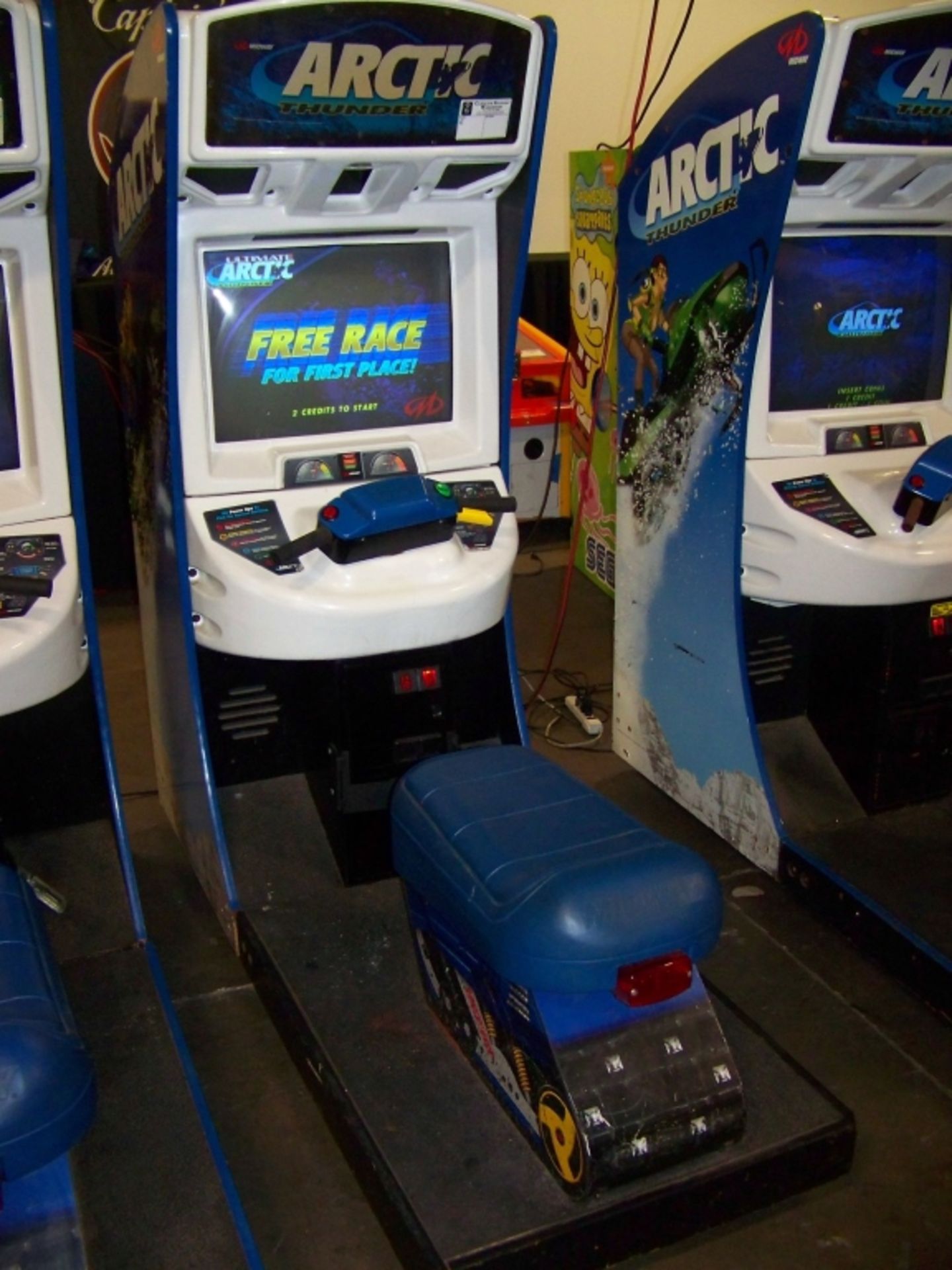 ARCTIC THUNDER ULTIMATE RACING ARCADE GAME - Image 3 of 4