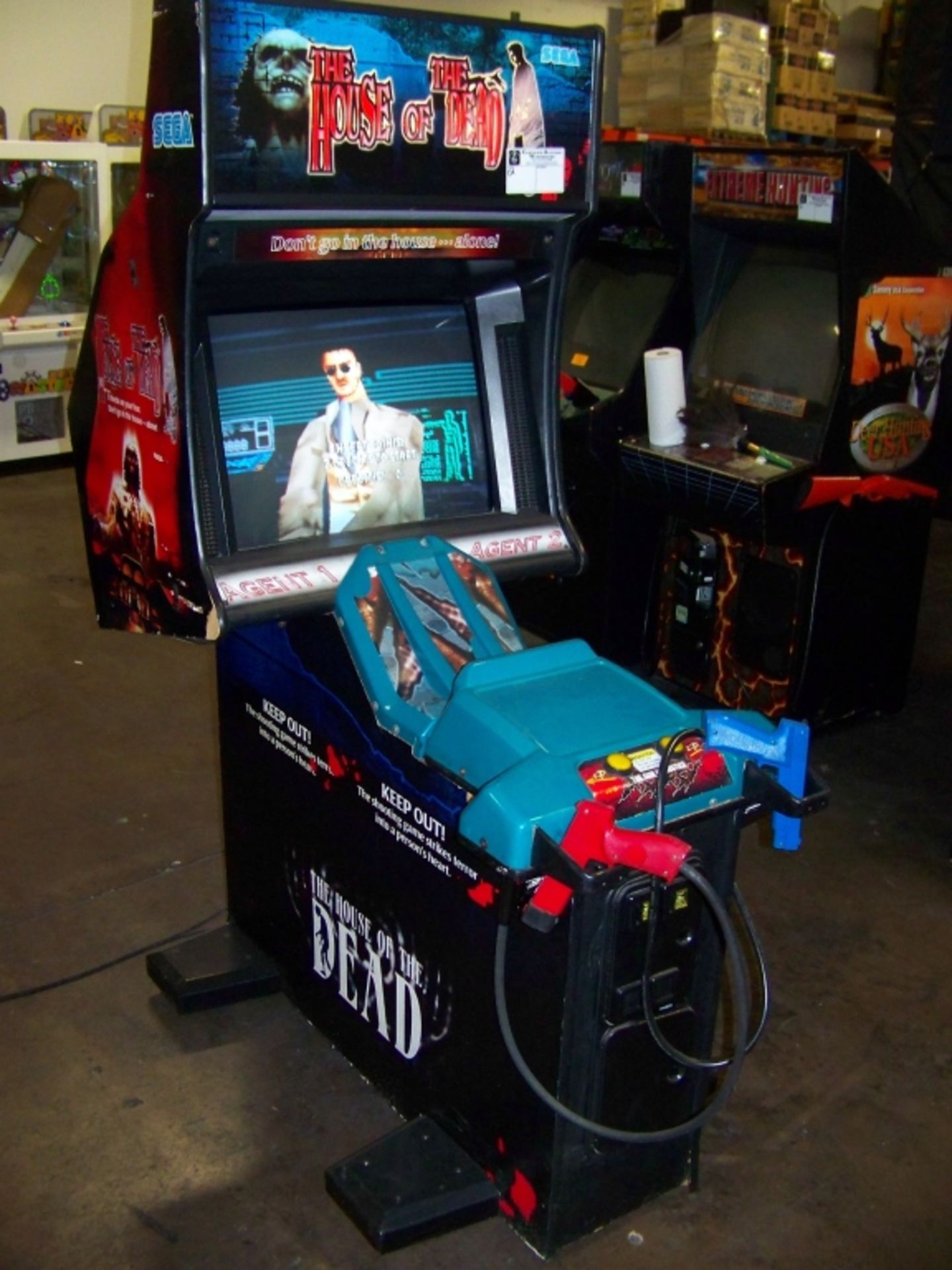 HOUSE OF THE DEAD ZOMBIE SHOOTER ARCADE GAME