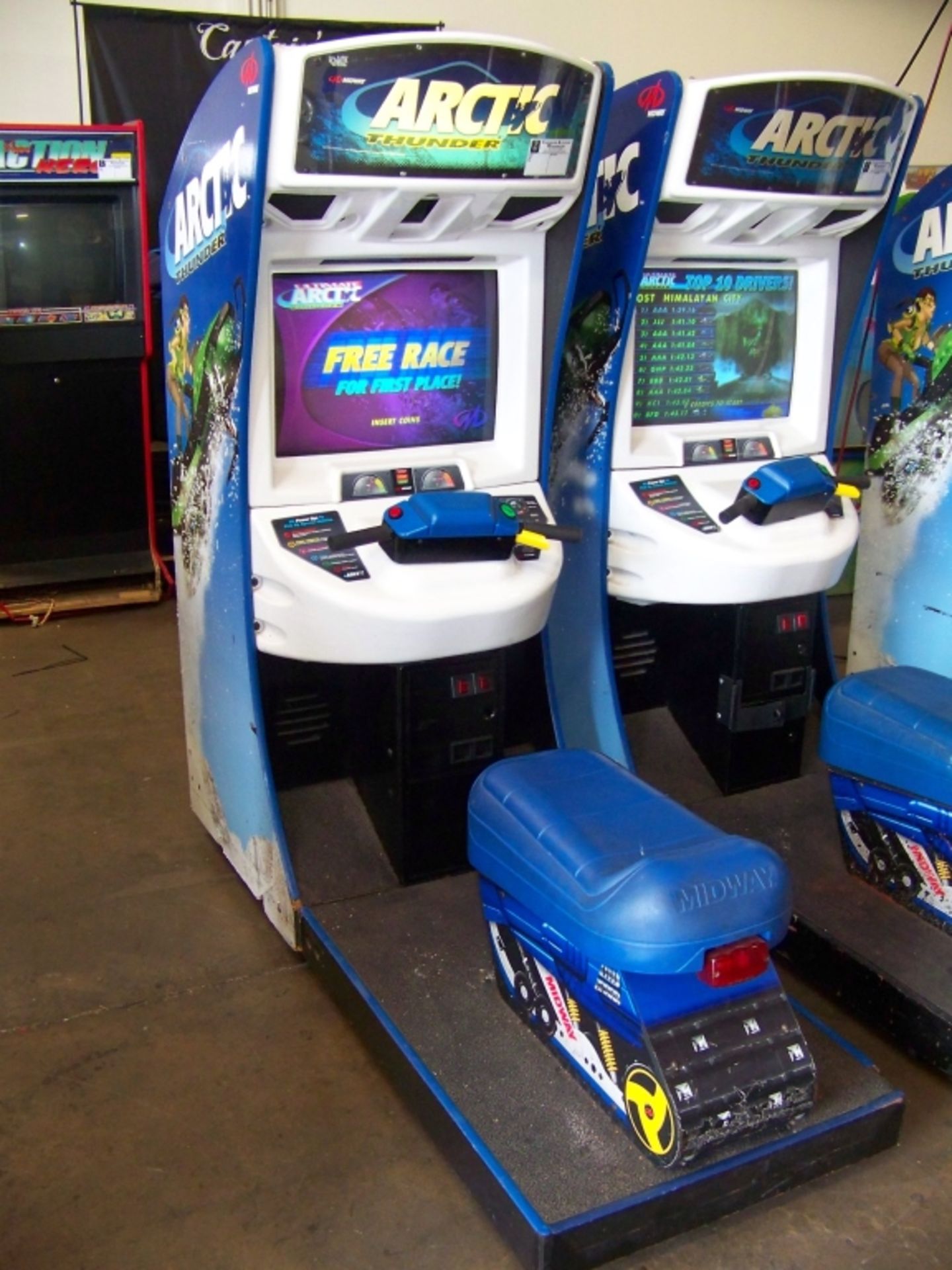 ARCTIC THUNDER ULTIMATE RACING ARCADE GAME - Image 2 of 3