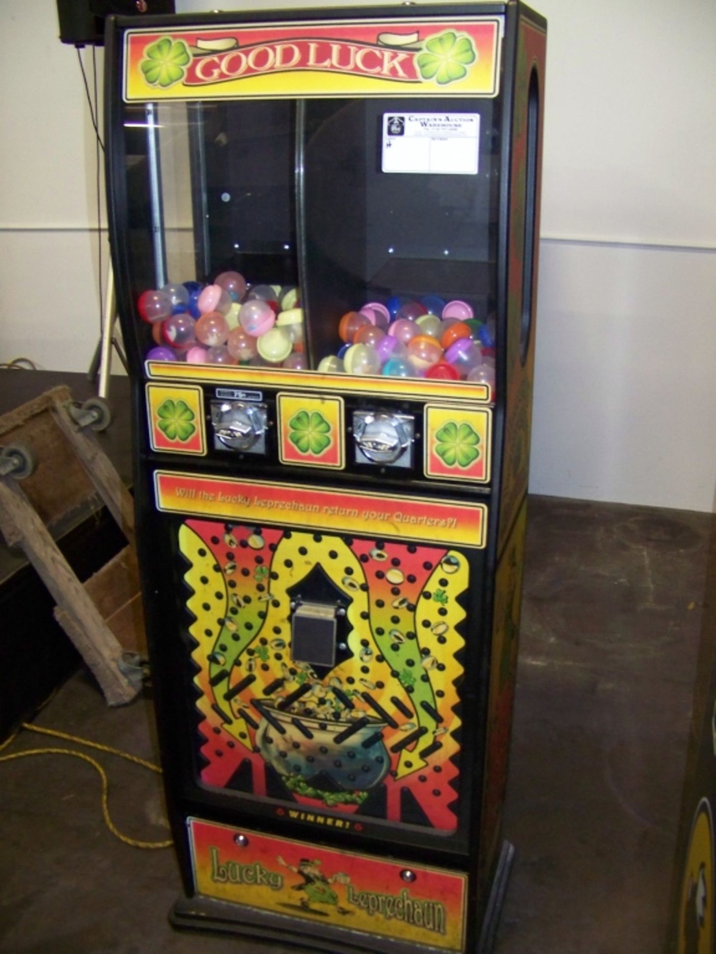 LUCKY LEPRECHAUN PRIZE VENDING MACHINE