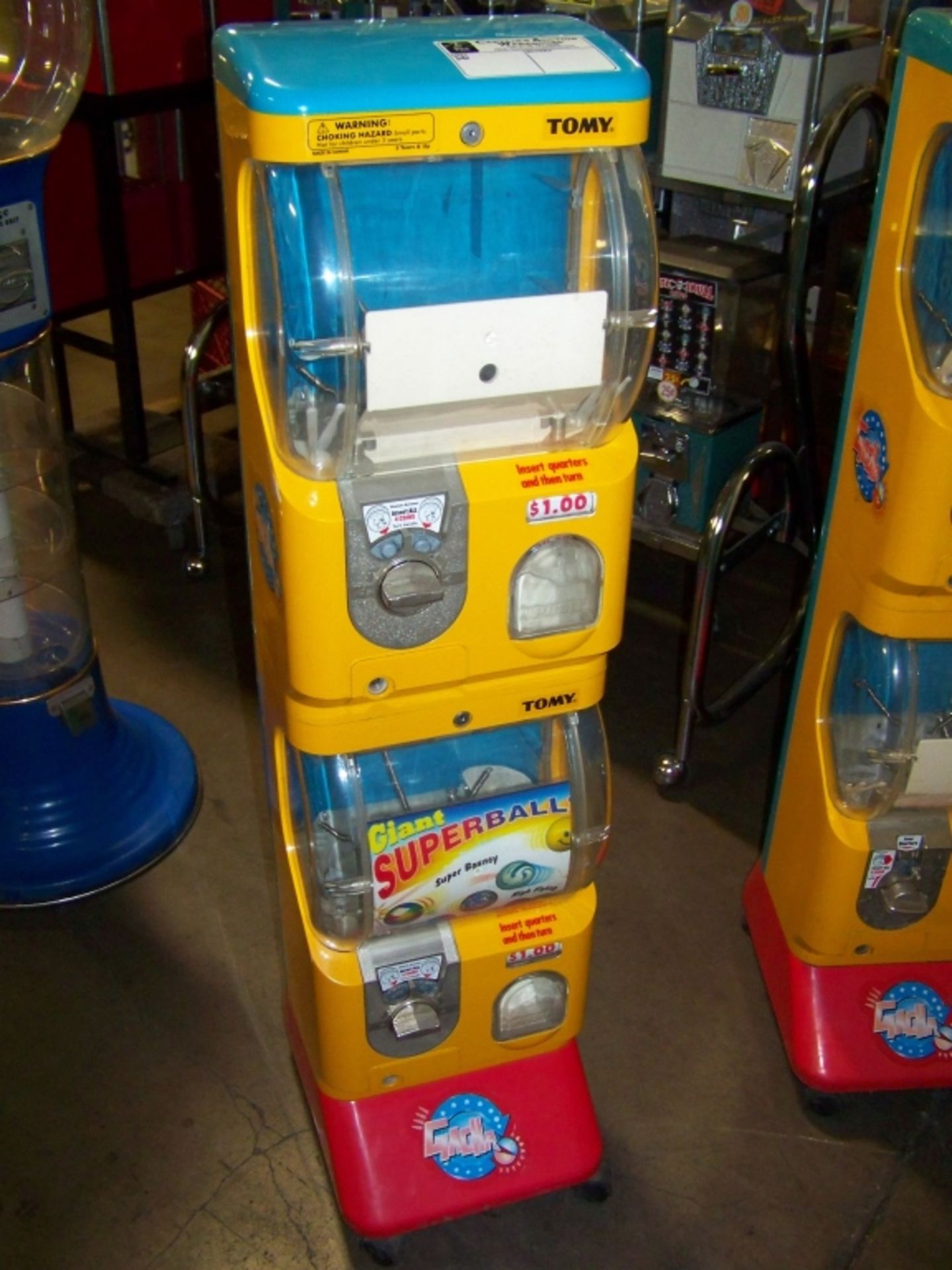 TOMY GACHA SINGLE COLUMN VENDING MACHINE  DD