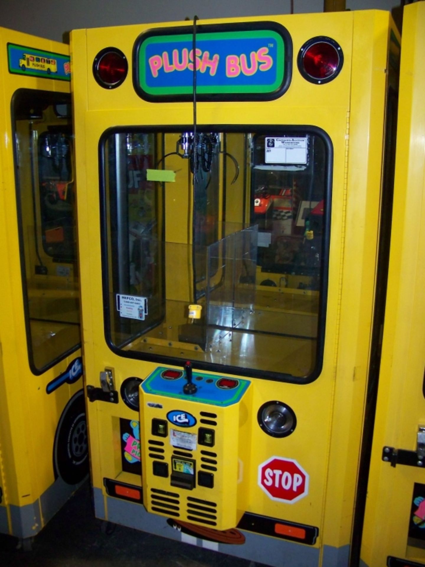 40" PLUSH BUS PLUSH CLAW CRANE MACHINE I.C.E. - Image 3 of 5