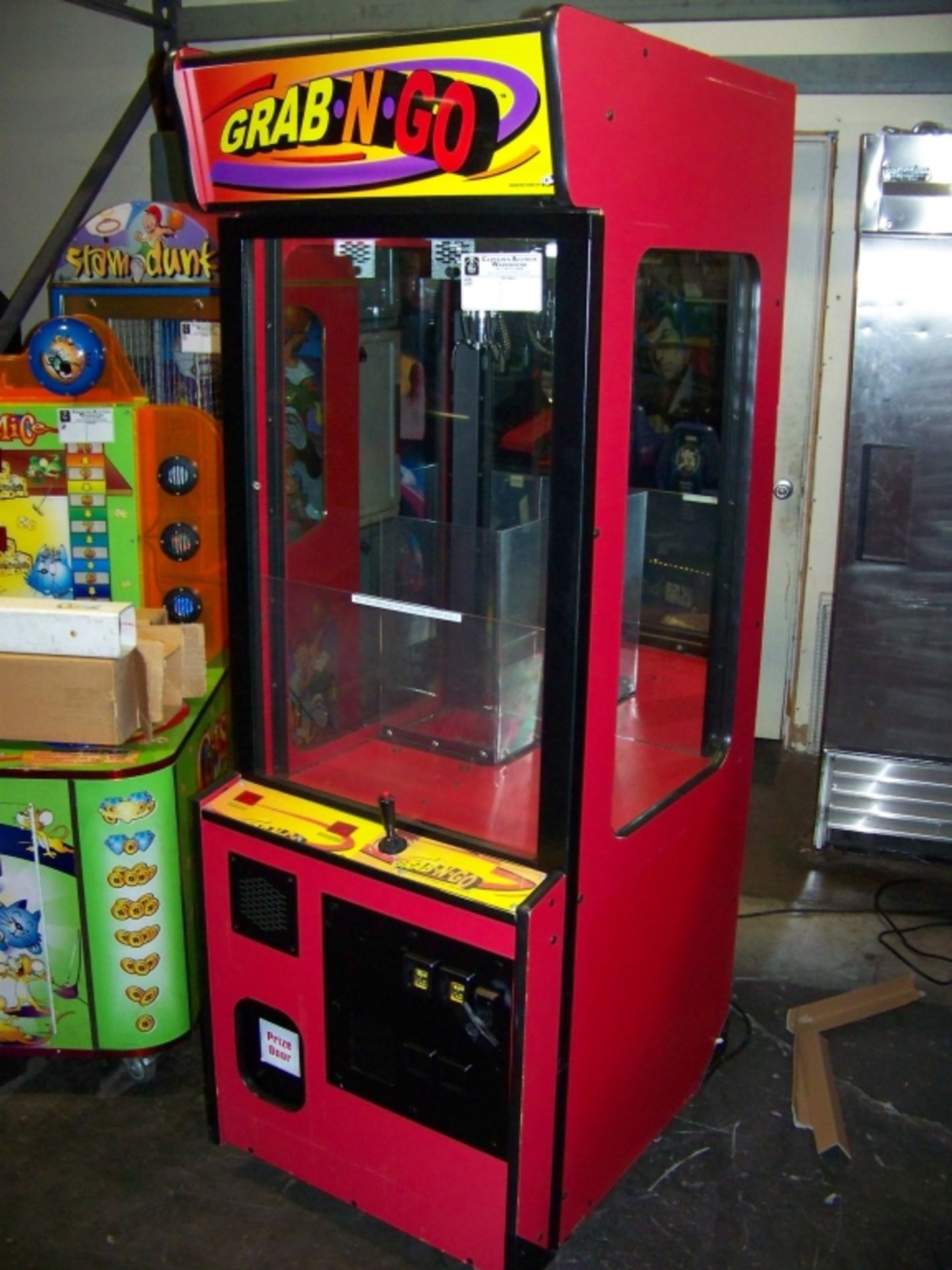 GRAB N GO SMALL CLAW PLUSH CRANE MACHINE I.C.E. - Image 2 of 4