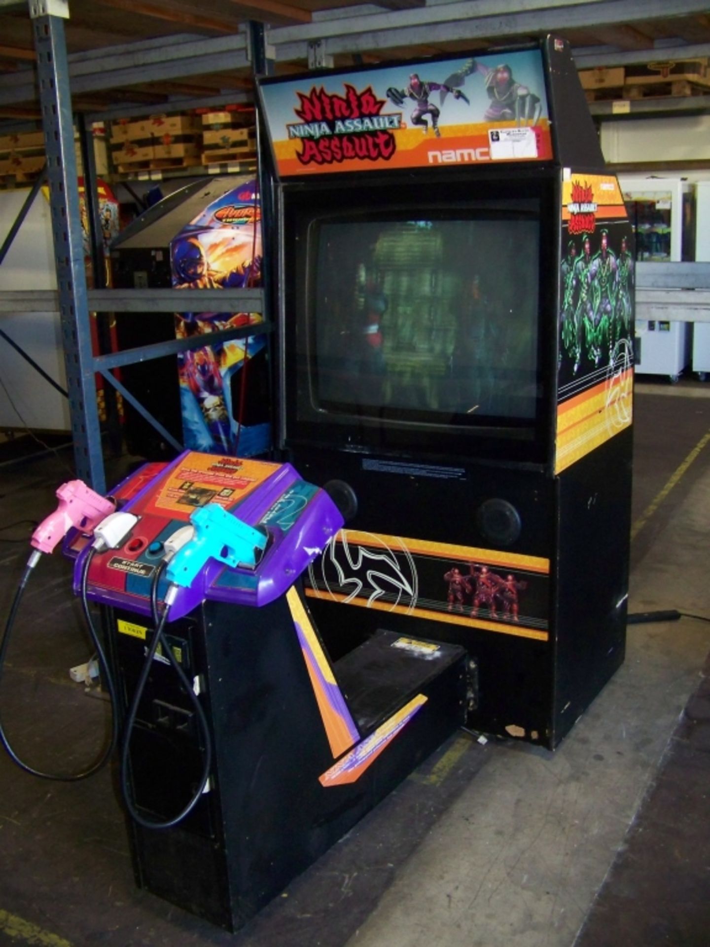 NINJA ASSAULT 39" DX SHOOTER ARCADE GAME NAMCO - Image 3 of 6