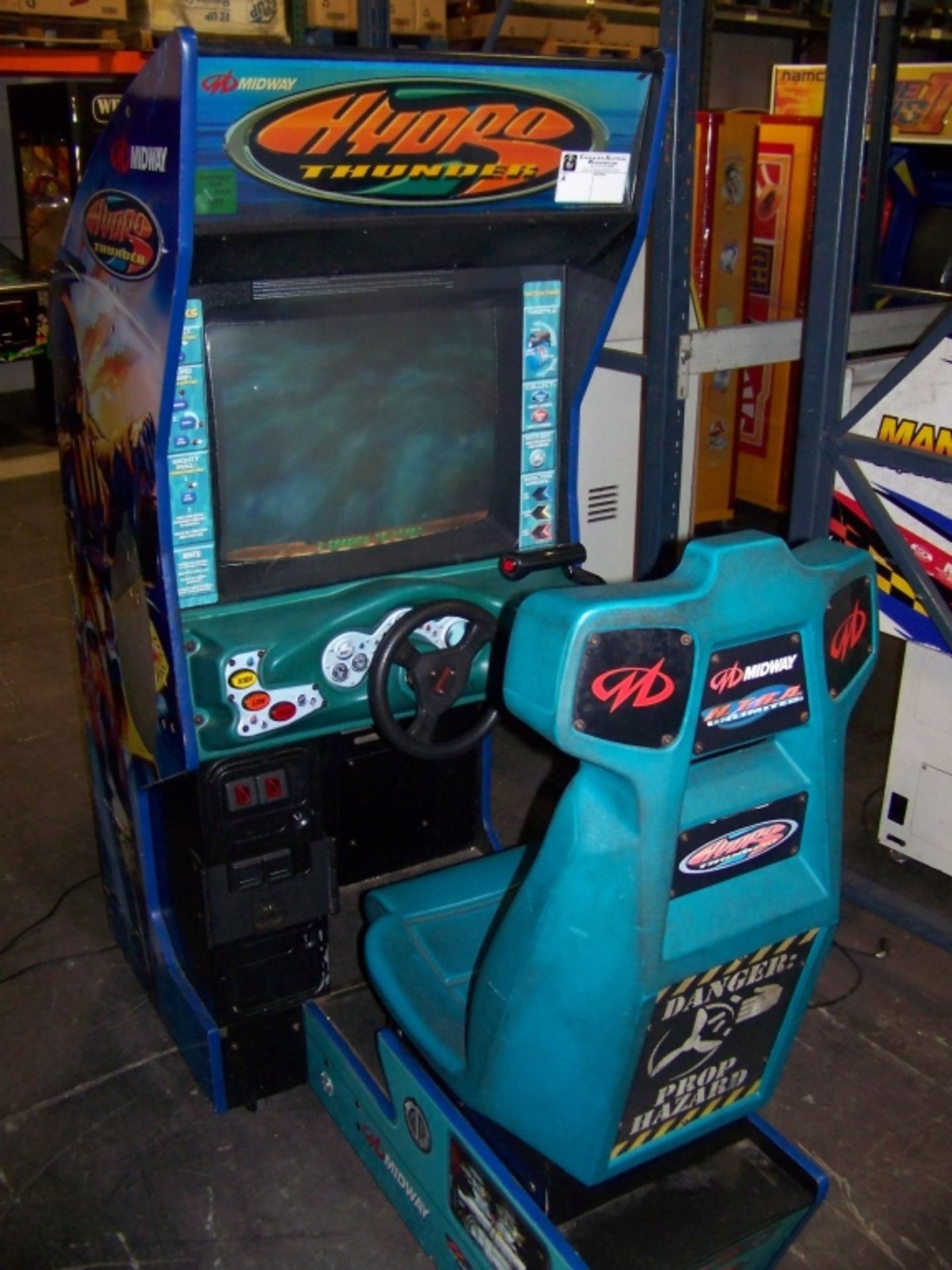 HYDRO THUNDER SITDOWN RACING ARCADE GAME   H - Image 3 of 3