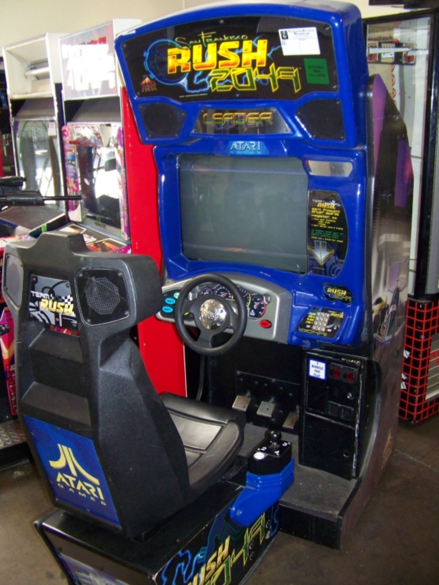 RUSH 2049 SITDOWN DRIVER ARCADE GAME - Image 3 of 3