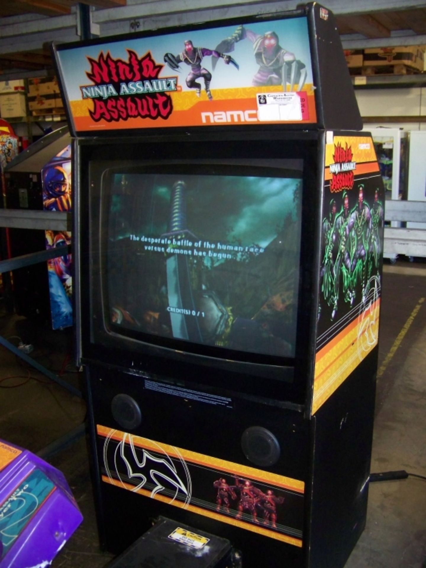 NINJA ASSAULT 39" DX SHOOTER ARCADE GAME NAMCO - Image 4 of 6