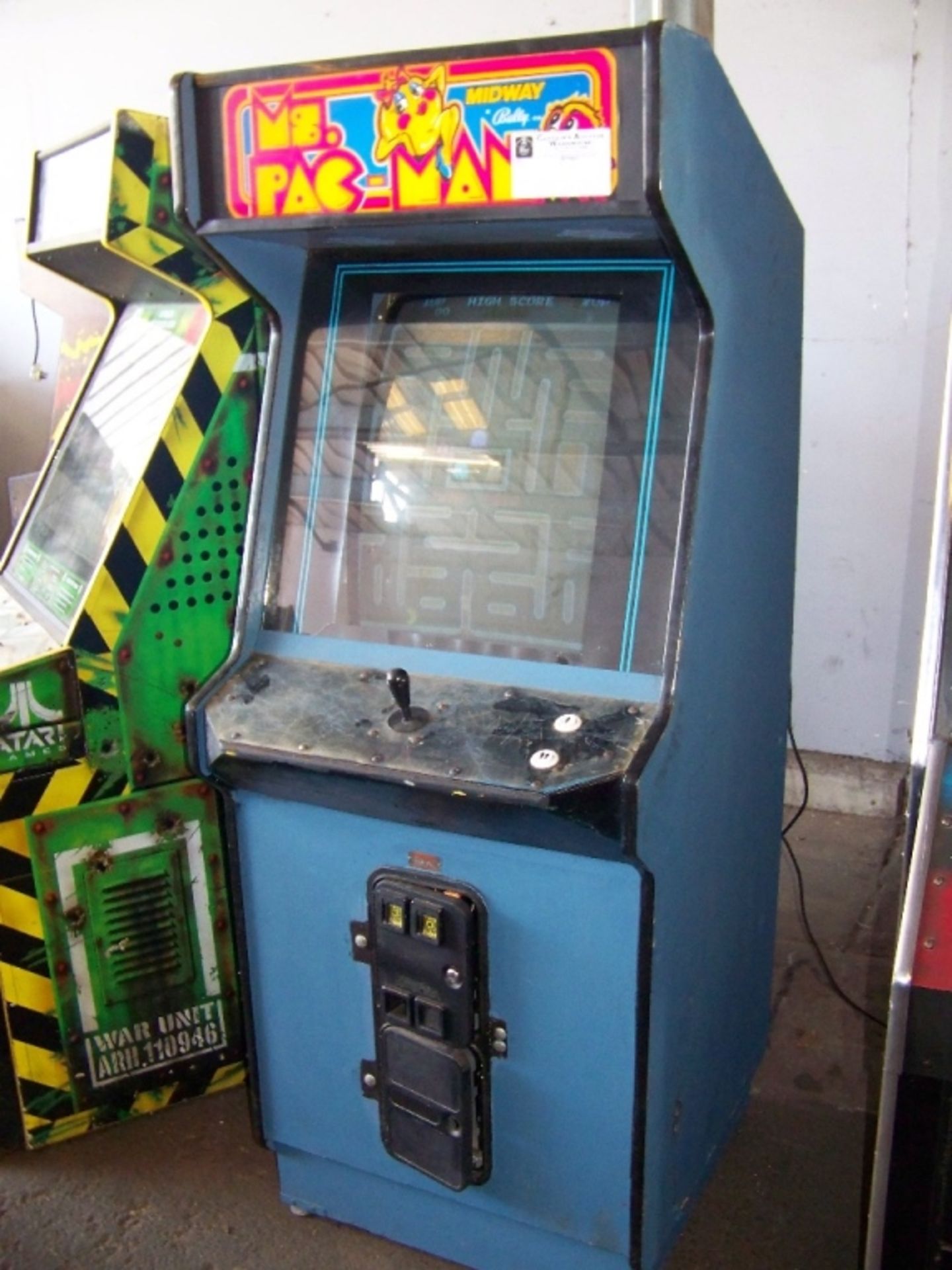 MS. PACMAN UPRIGHT DYNAMO ARCADE GAME - Image 2 of 3