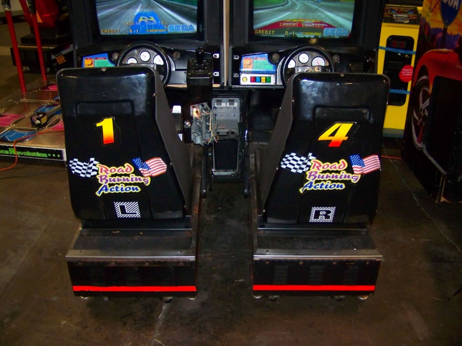 DAYTONA USA TWIN DRIVER ARCADE GAME SEGA - Image 4 of 6