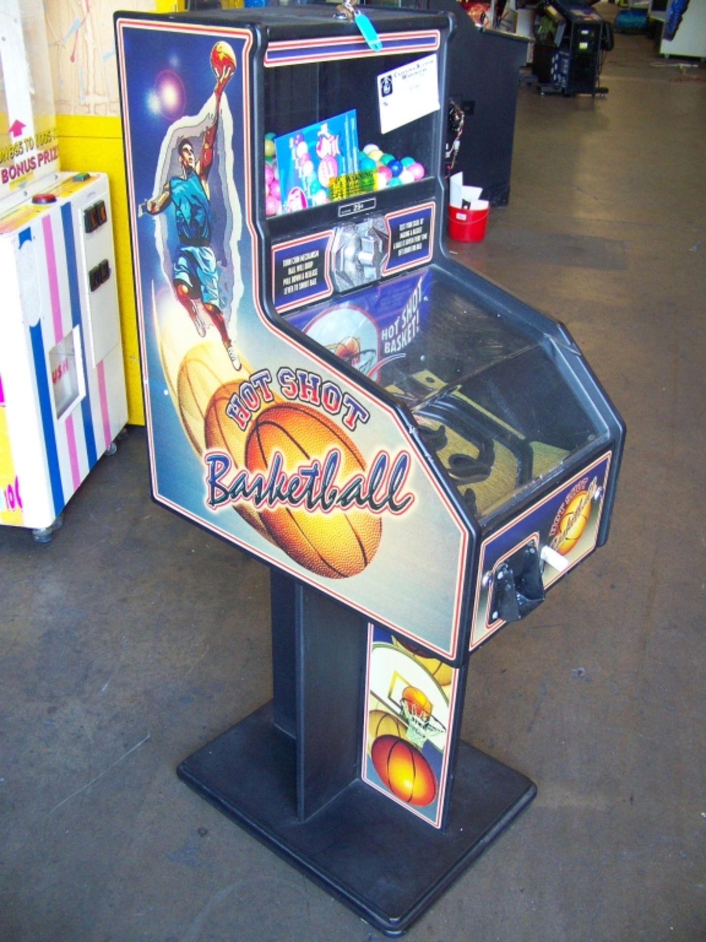 HOT SHOT BASKETBALL BULK VENDING PRIZE GAME