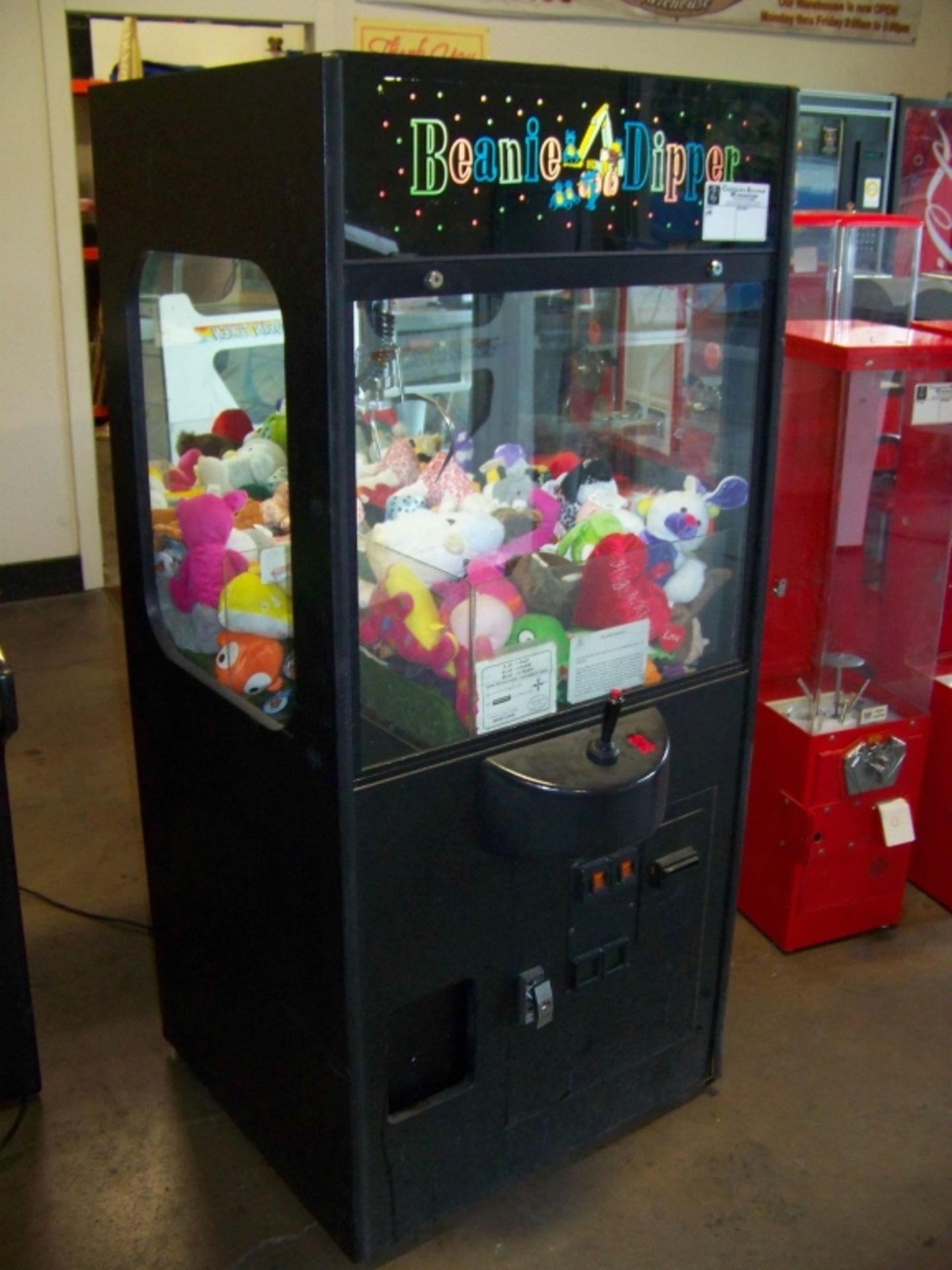 BEANIE DIPPER 35" SMALL PLUSH CLAW CRANE MACHINE - Image 3 of 5