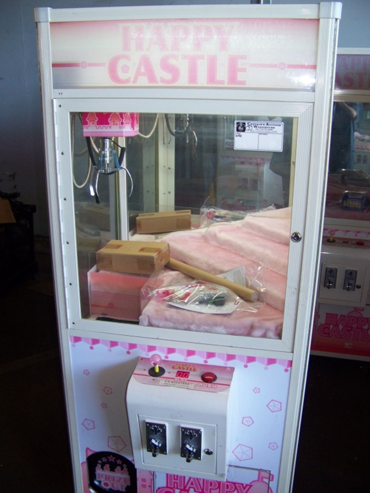 31" HAPPY CASTLE PLUSH CLAW CRANE MACHINE - Image 2 of 3