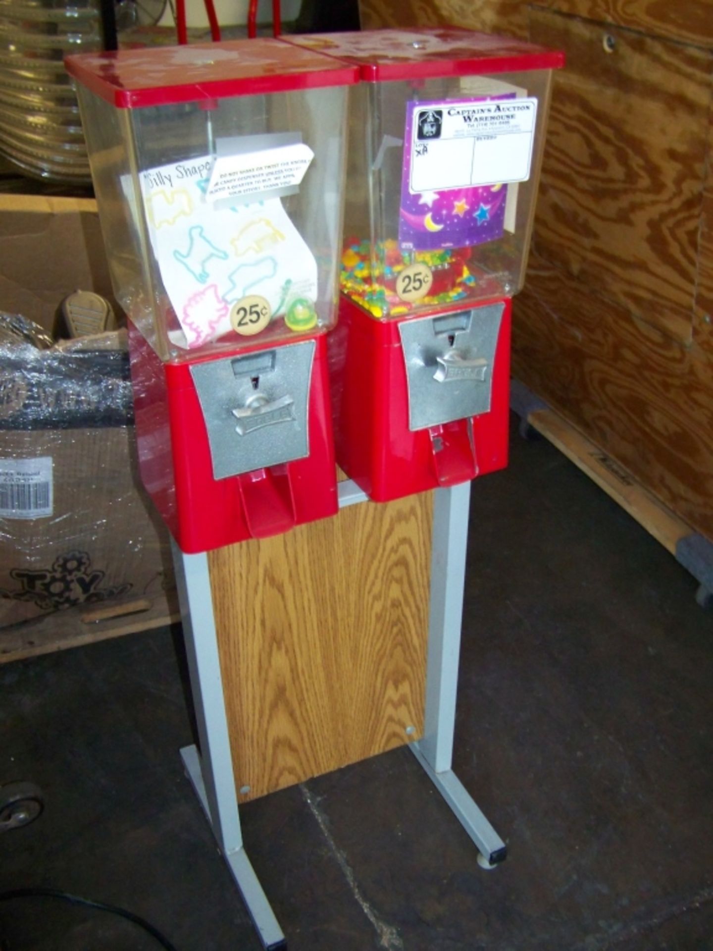 DUAL HEAD CANDY CAPSULE GUMBALL RACK