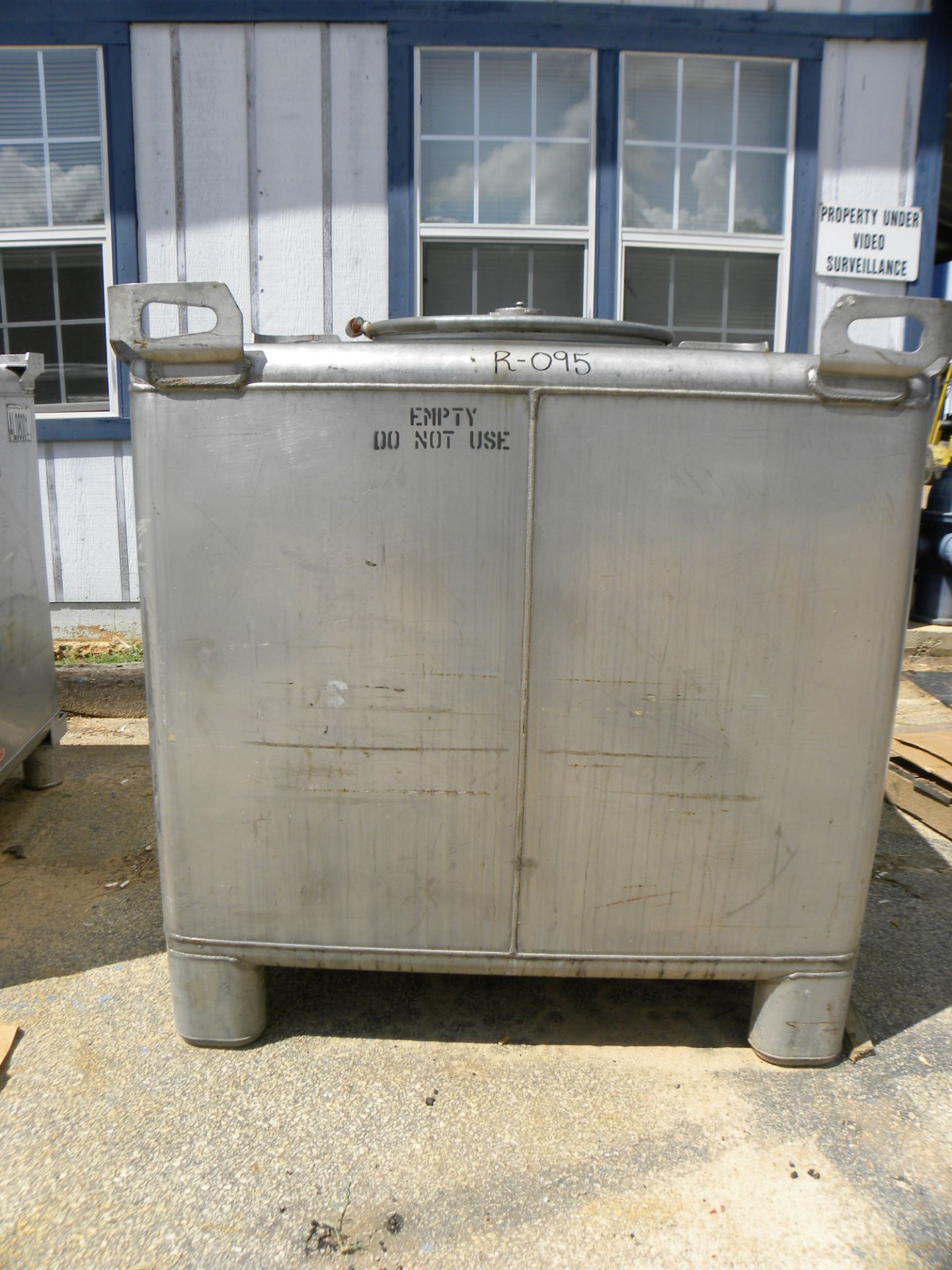 350 GALLON DOT Stainless Steel Tote. HOOVER. SER#107604. TARE WEIGHT= 474LBS. STK#590-R.