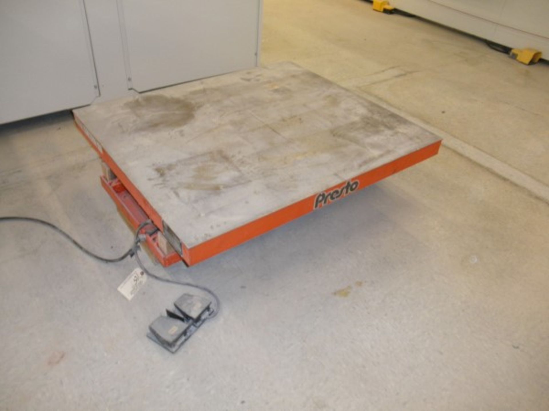 PRESTO MODEL XL 36-20 SCISSOR LIFT