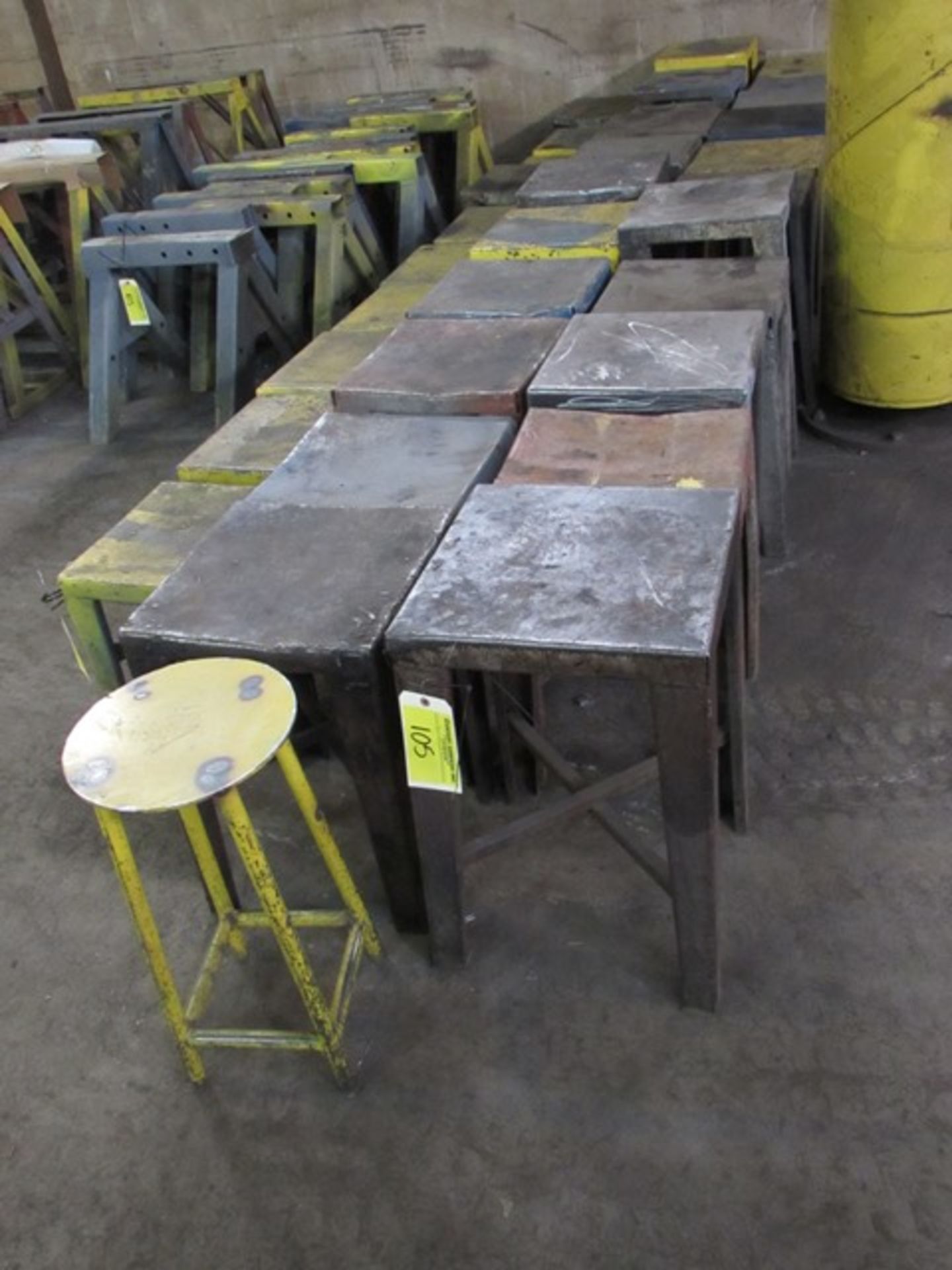 Lot 22 metal tool stands