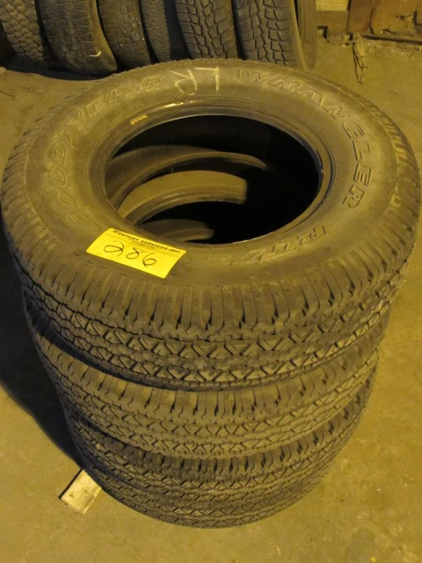 Goodyear Wrangler RT/S P235/75 R15 tires