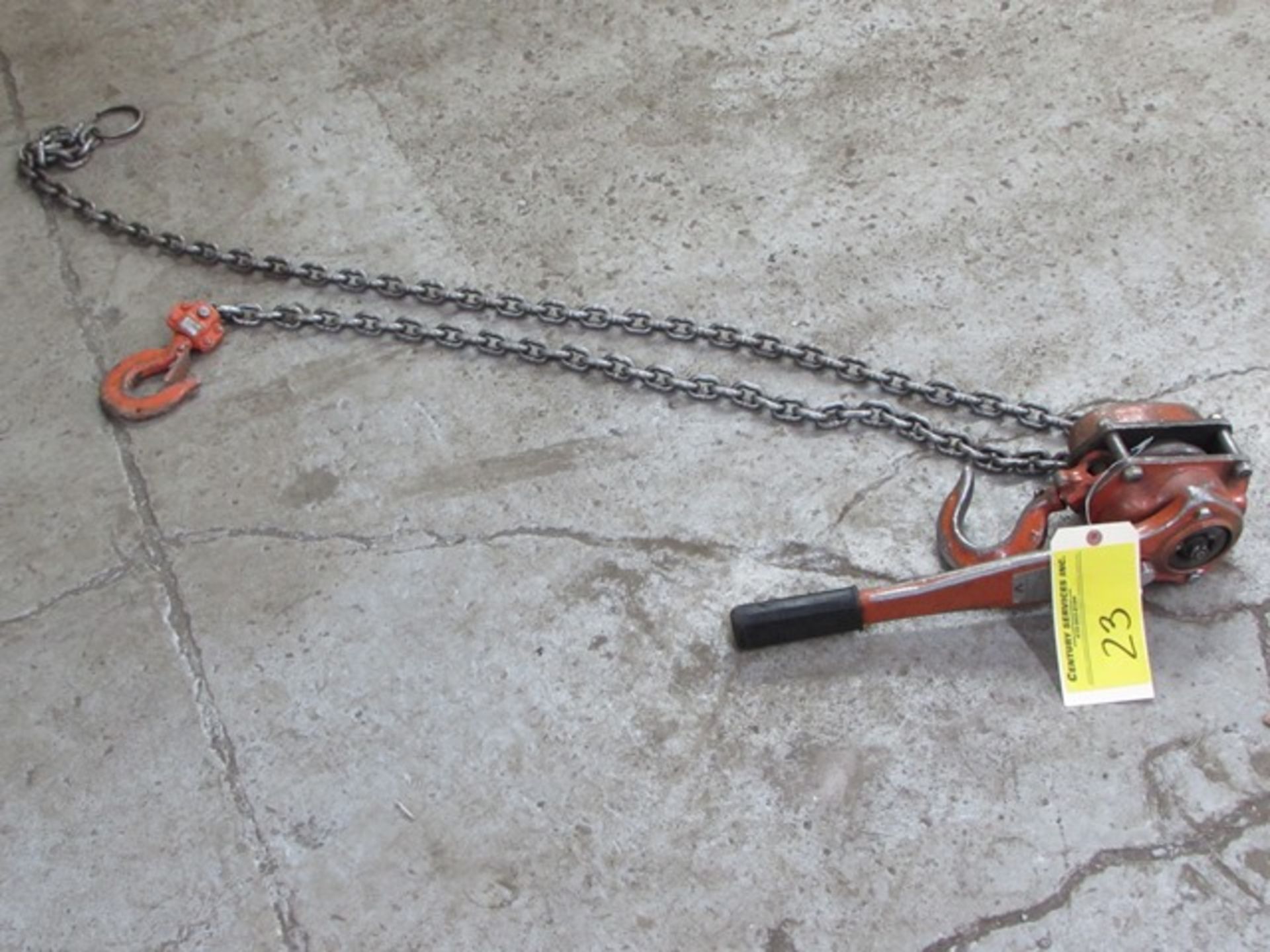 Vanguard Steel 1-1/2 ton lever hoist S/N - 640675