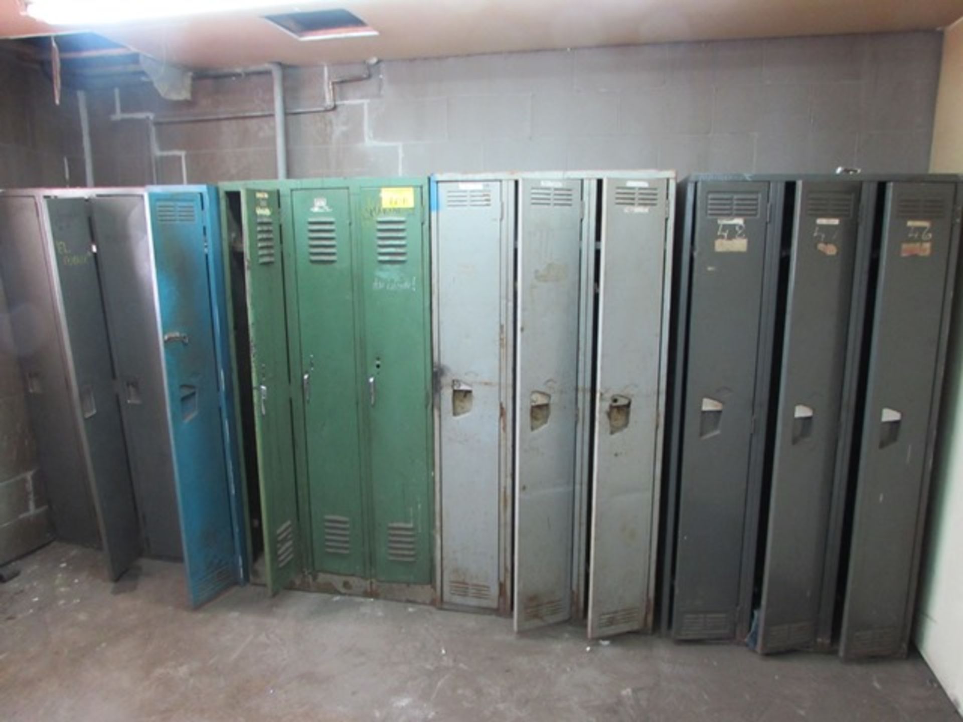 Lot 22-full size lockers