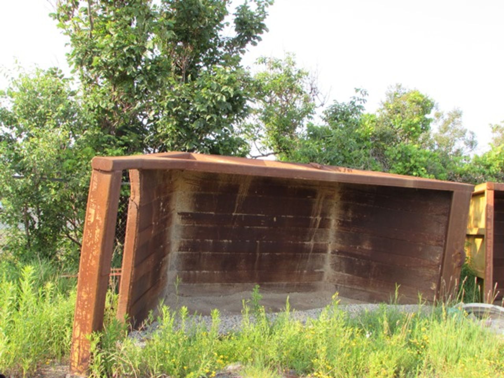 Metal dredge box