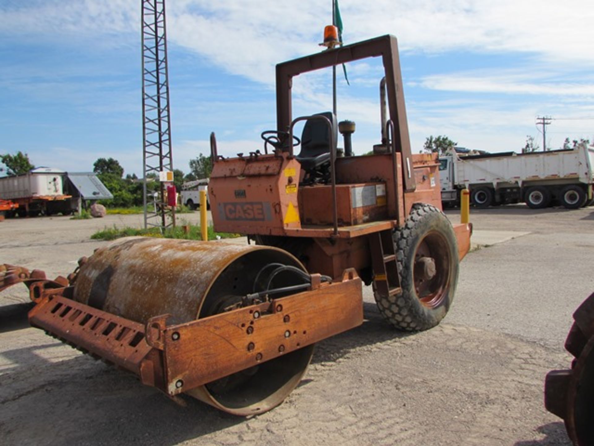 Case "W602 BPD" vibratory Padfoot roller VIN # JKC8404704 - Image 2 of 4