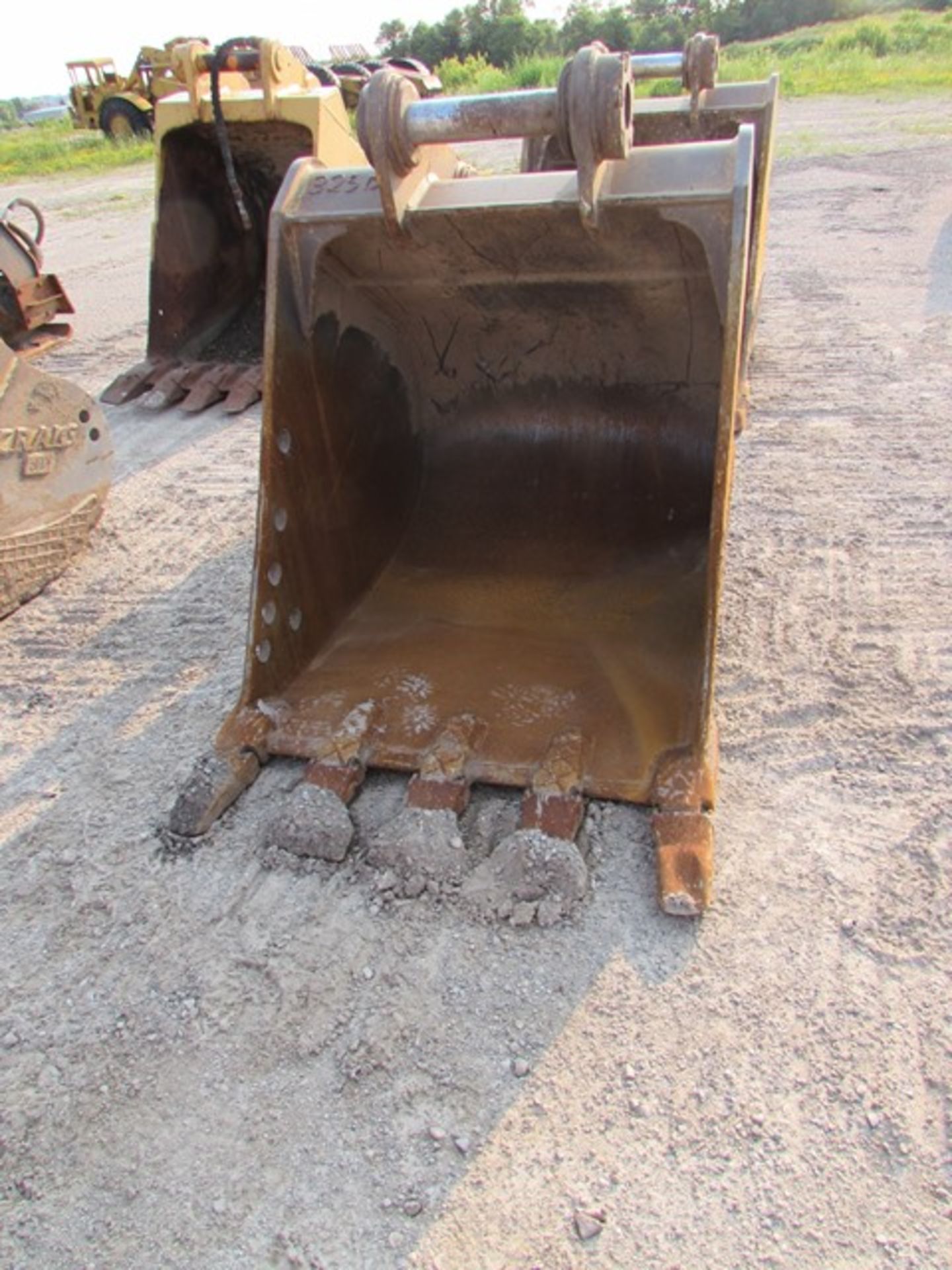 Cat "324/325" 48" claw bucket