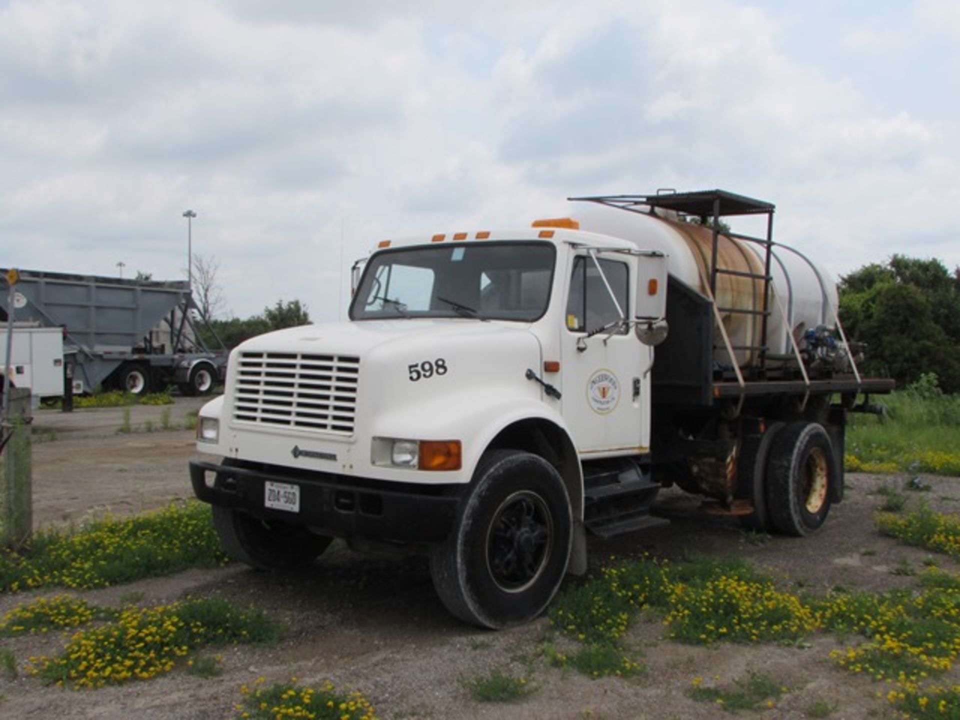 1992 International "4700" flatbed truck c/w 4 X 2 traction, automatic transmission, skid mount water - Image 2 of 6