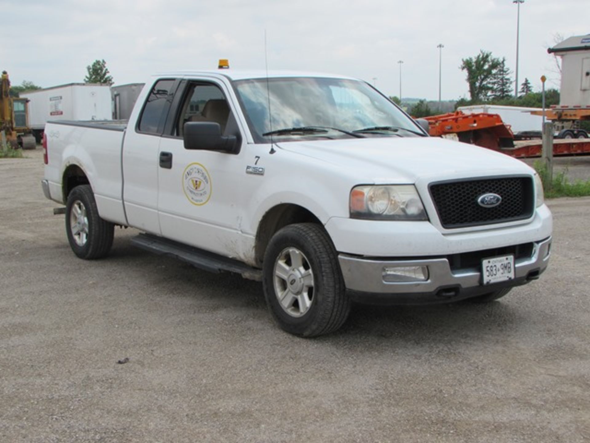 2004 Ford "F-150 XLT" white pick up truck c/w 4X4 traction, 5.4 Triton motor, extended cab VIN # - Image 3 of 6