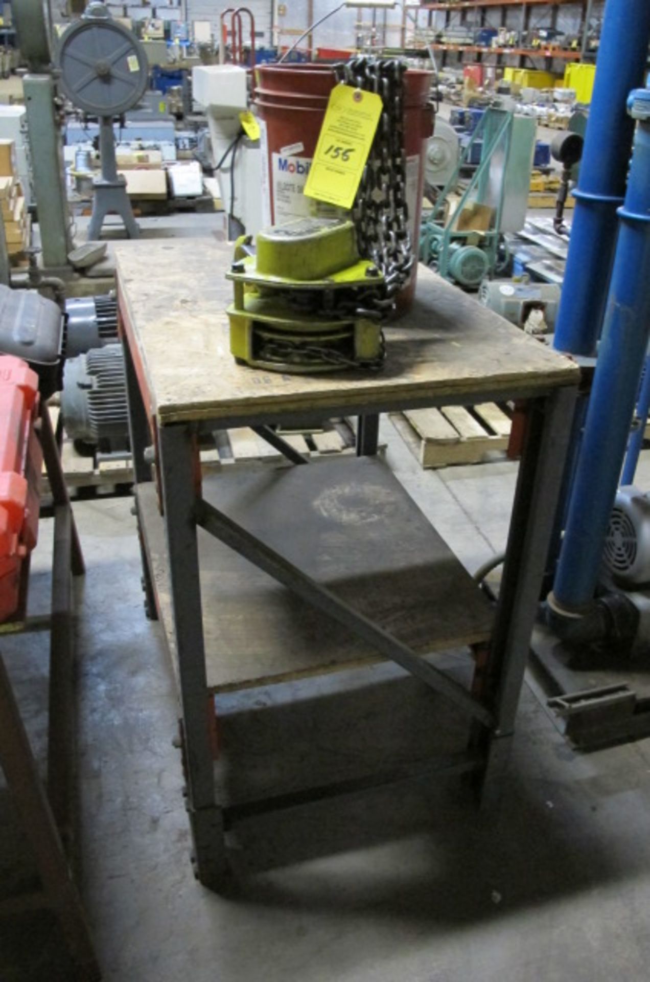 YALE 2-TON CHAIN HOIST W/WORK BENCH 7500 OH 120, Lyons, Ohio 43523 - all Gaylord plastic pallets are