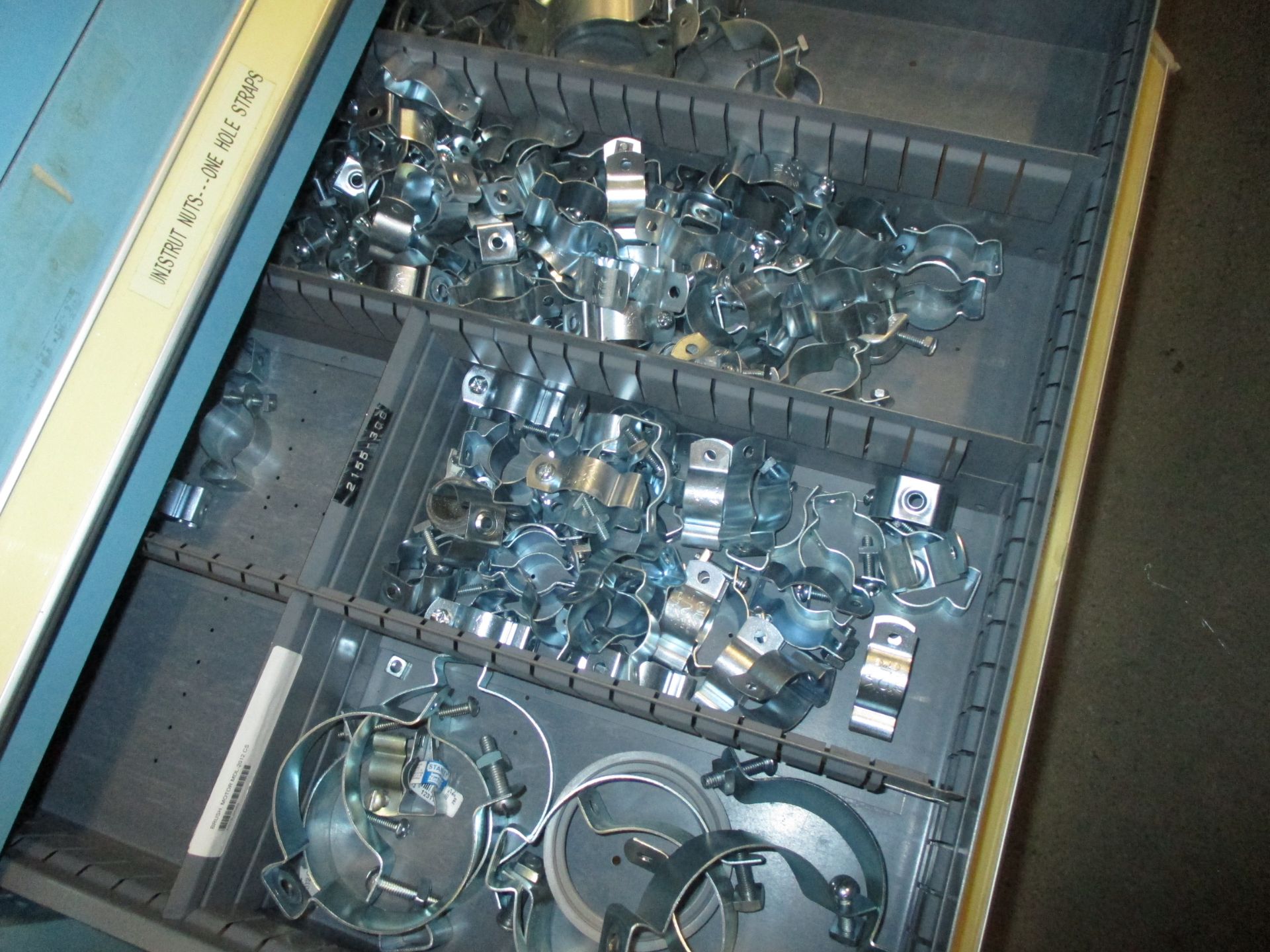 CONTENTS OF CABINET INCLUDING CONDULENT COVERS; WIRE NUTS; MINERALLAC & UNISTRUT CLAMPS 1320 - Image 6 of 6