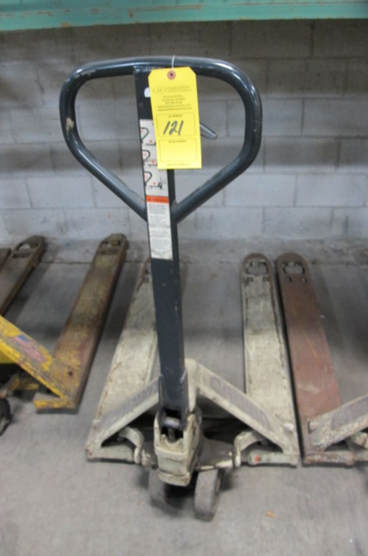 CROWN PALLET JACK 7466 OH 120, Lyons, Ohio 43523 - all Gaylord plastic pallets are NOT included with